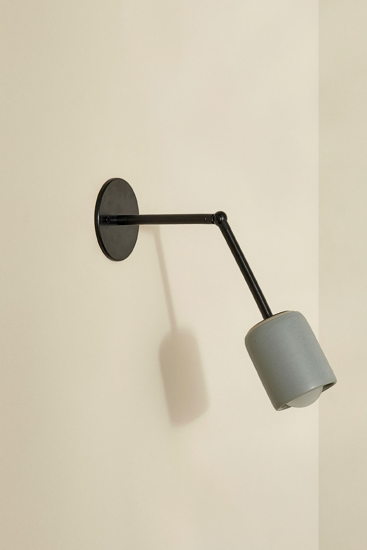 Terra 1 Long Wall Light Fog, Brushed Black, IP44