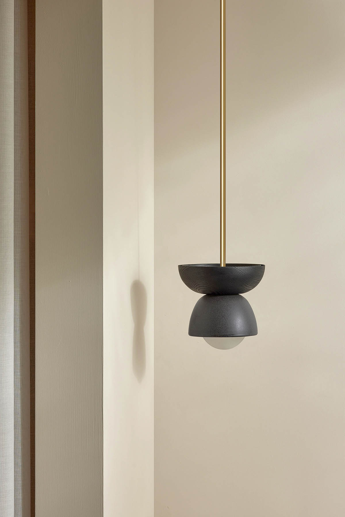Terra 00 Pendant Light - Solid Rod Lead, Blackened Ash, Brass