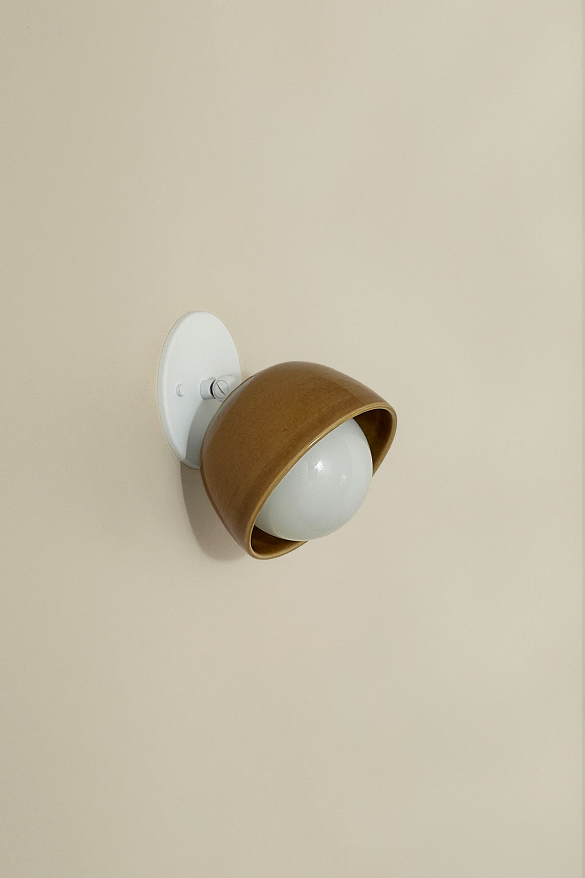 Terra 0 Short Surface Sconce Chartreuse, White Satin, IP44