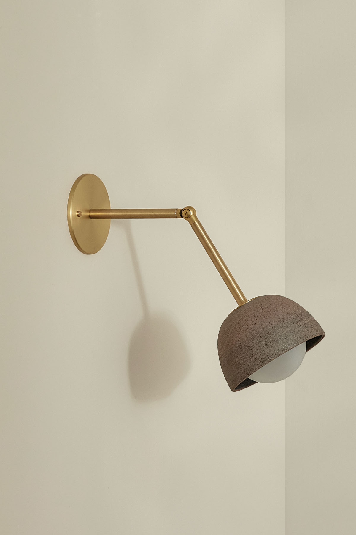 Terra 0 Long Wall Light Clay, Brass, IP44