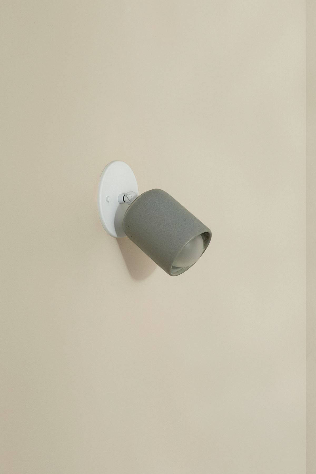 Terra 1 Short Surface Sconce Fog, White Satin, IP44