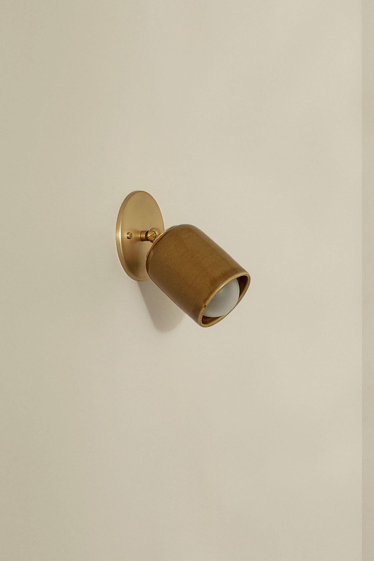Terra 1 Short Surface Sconce Chartreuse, Brass, IP44