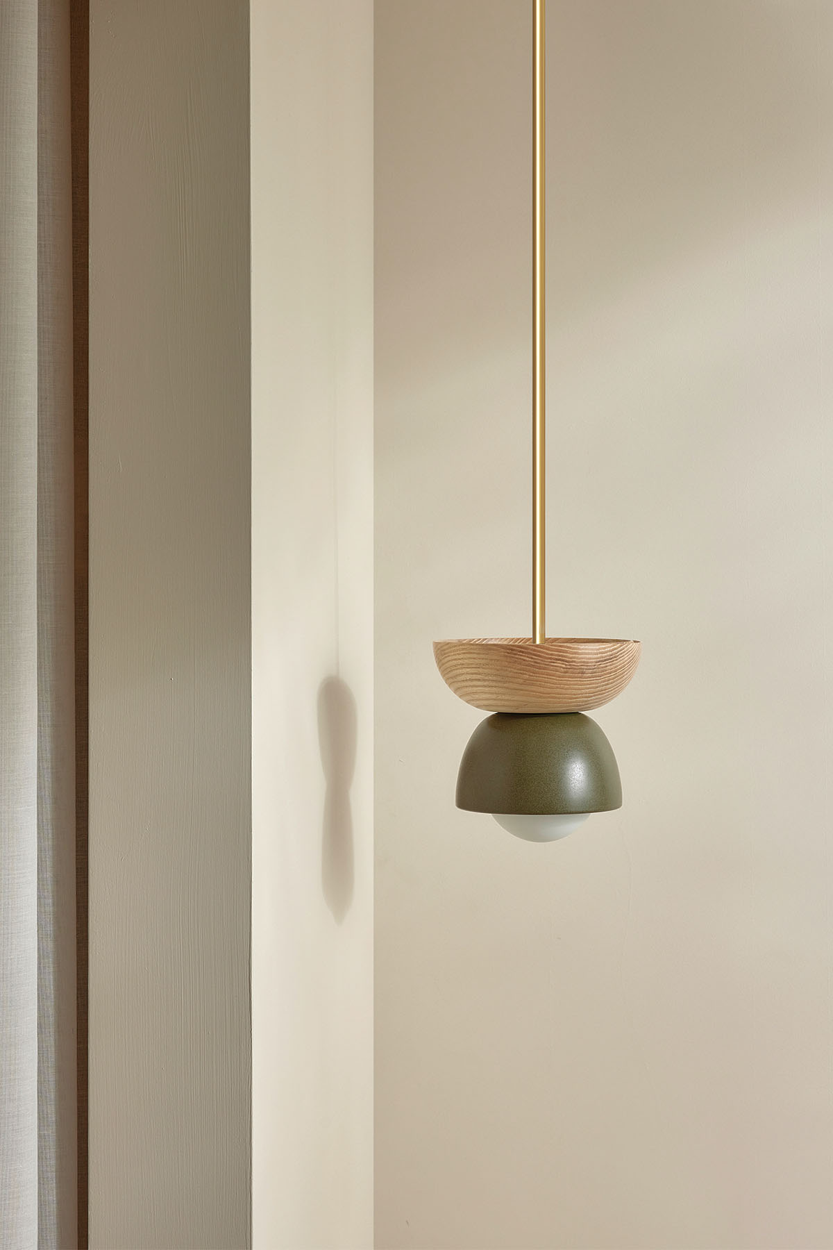 Terra 00 Pendant Light - Solid Rod Olive, Ash, Brass