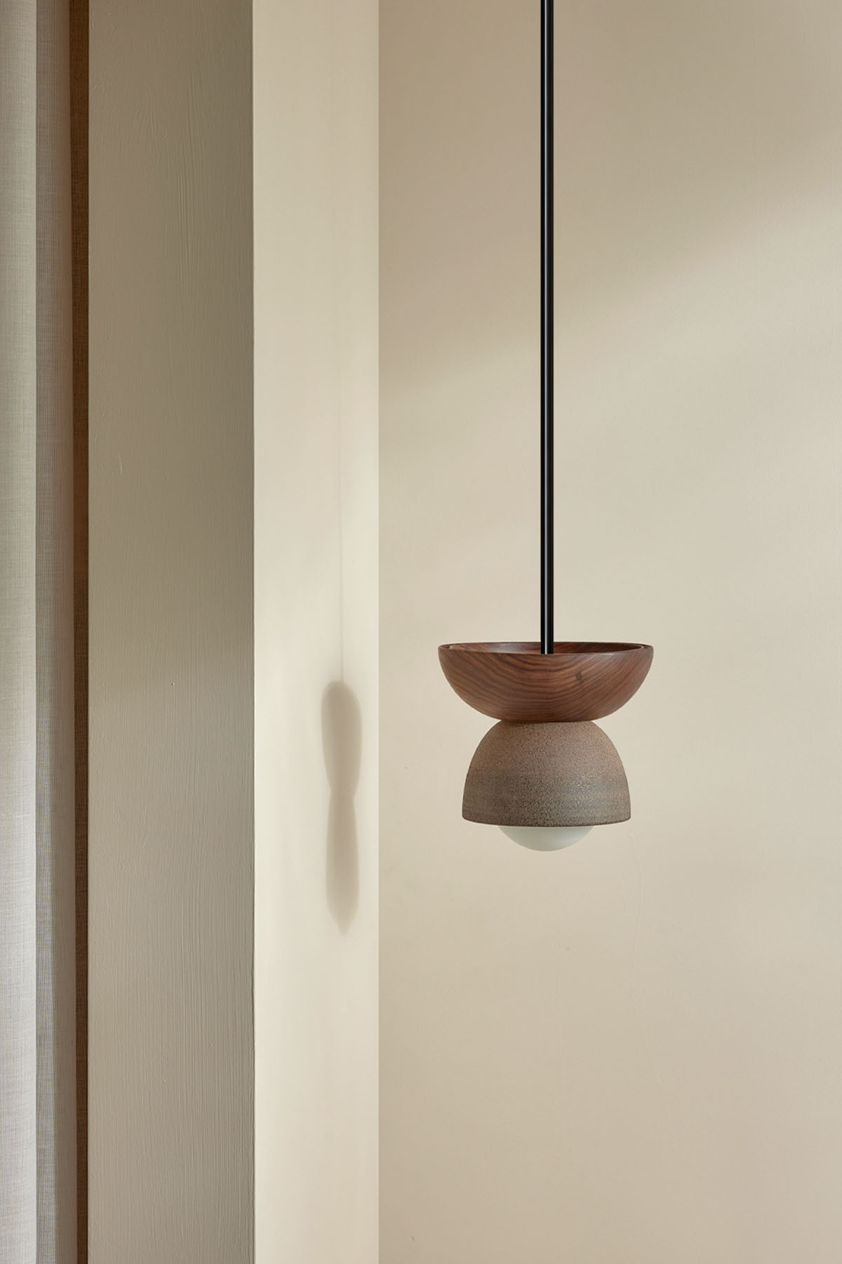 Terra 00 Pendant Light - Solid Rod Clay, Walnut, Brushed Black