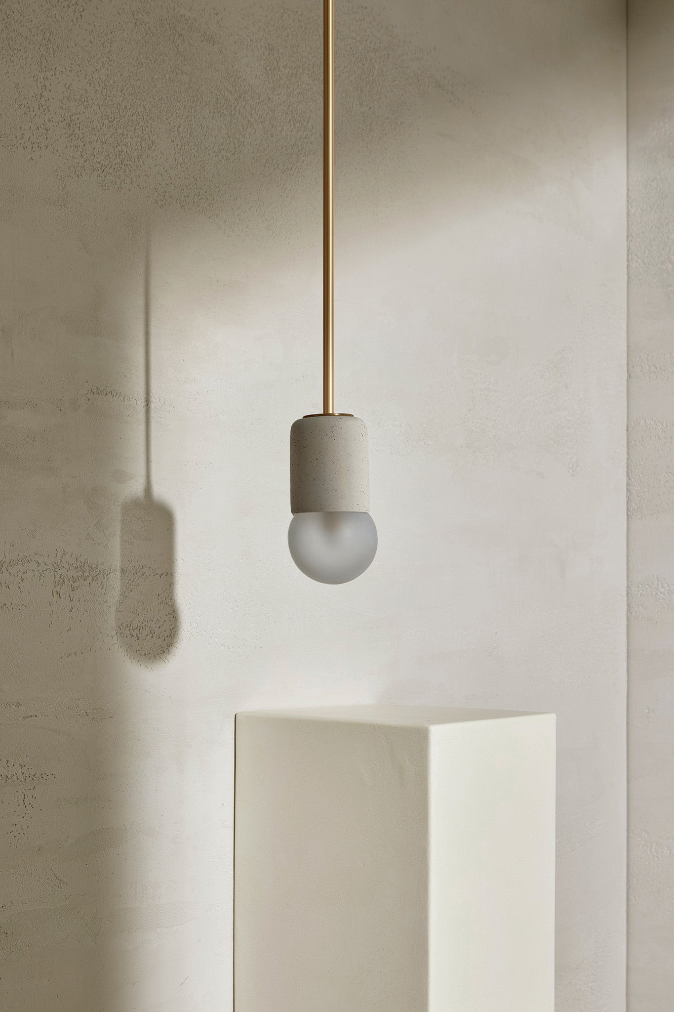 Terra 1 Pendant Light - Solid Rod Vanilla Bean, Brass
