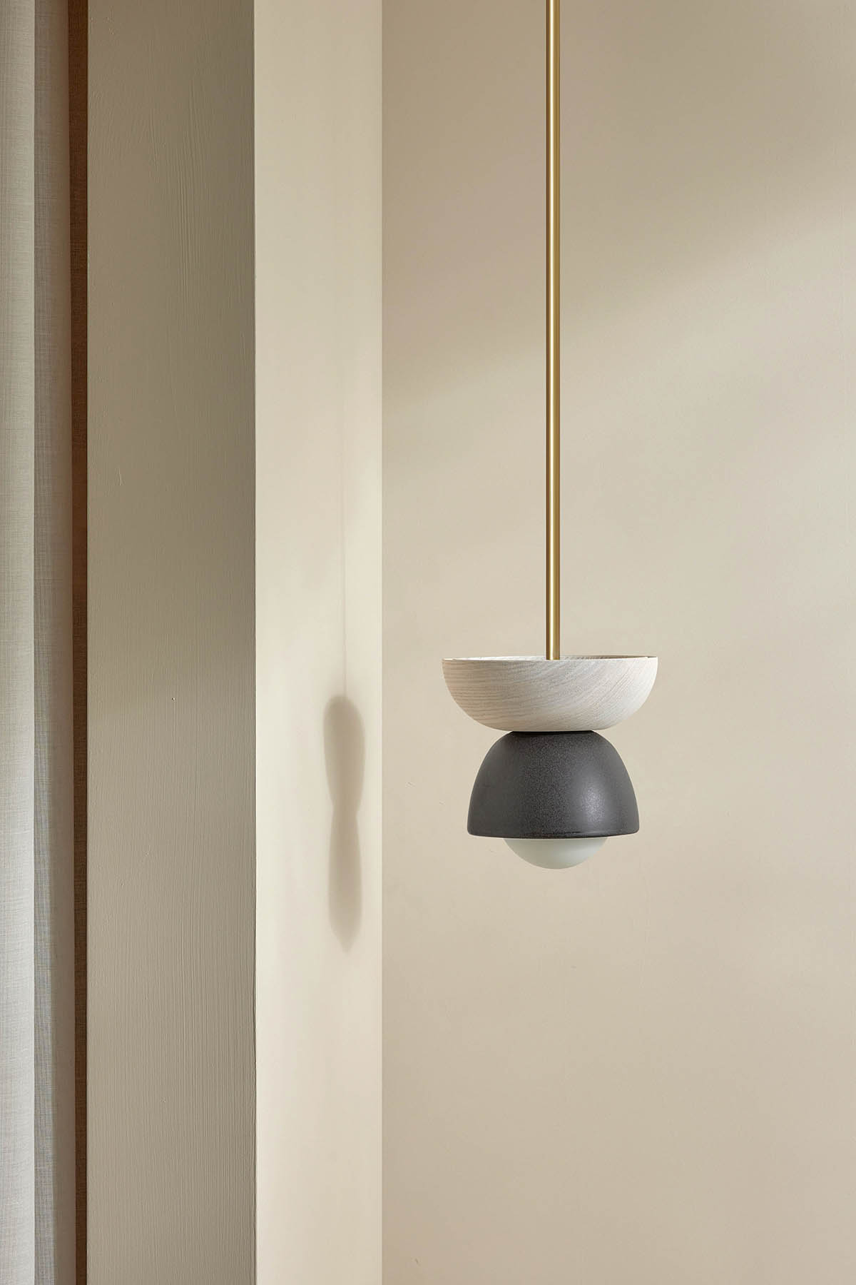 Terra 00 Pendant Light - Solid Rod Lead, Bleached Ash, Brass