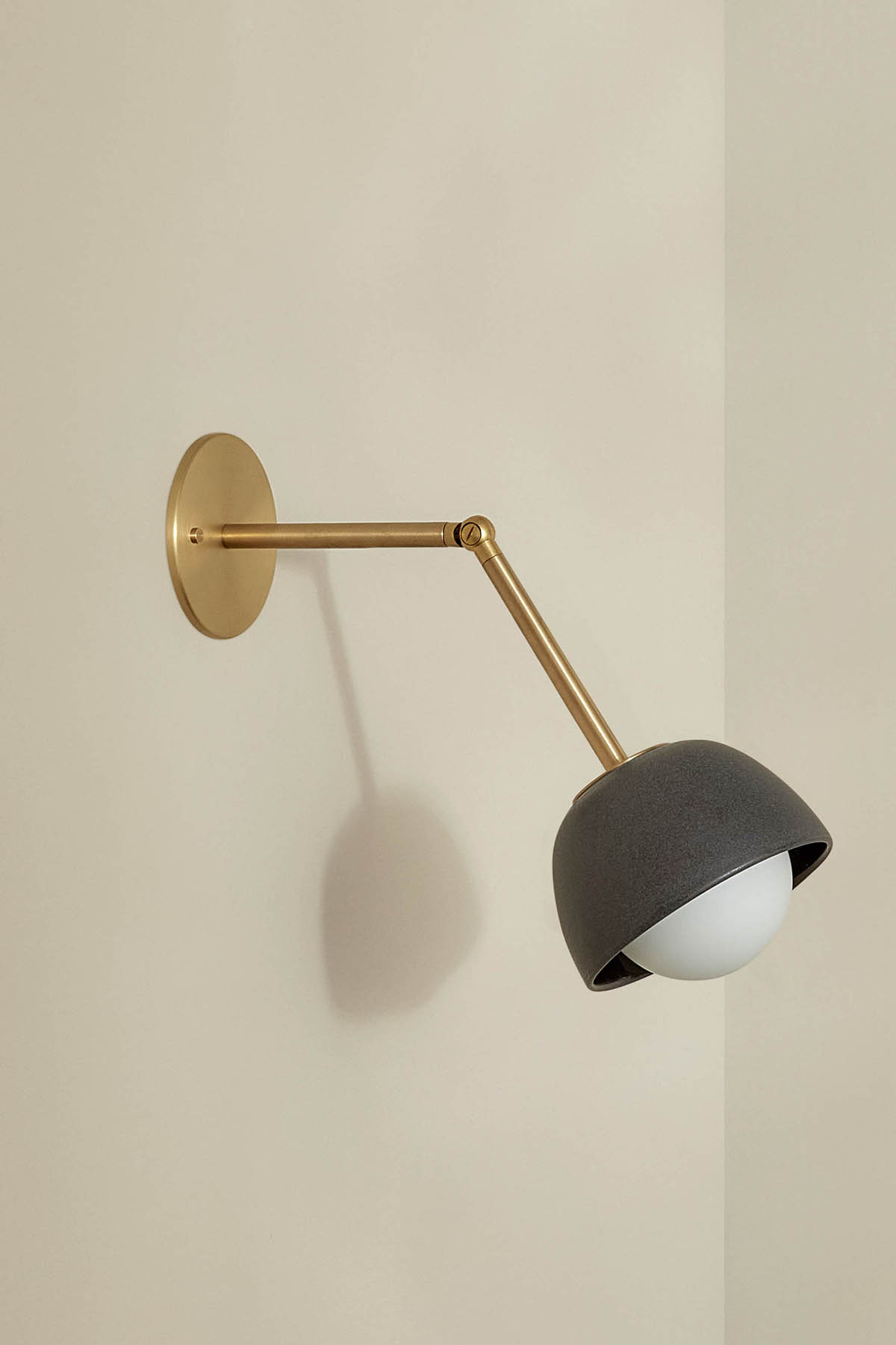 Terra 0 Long Wall Light Lead, Brass, IP44