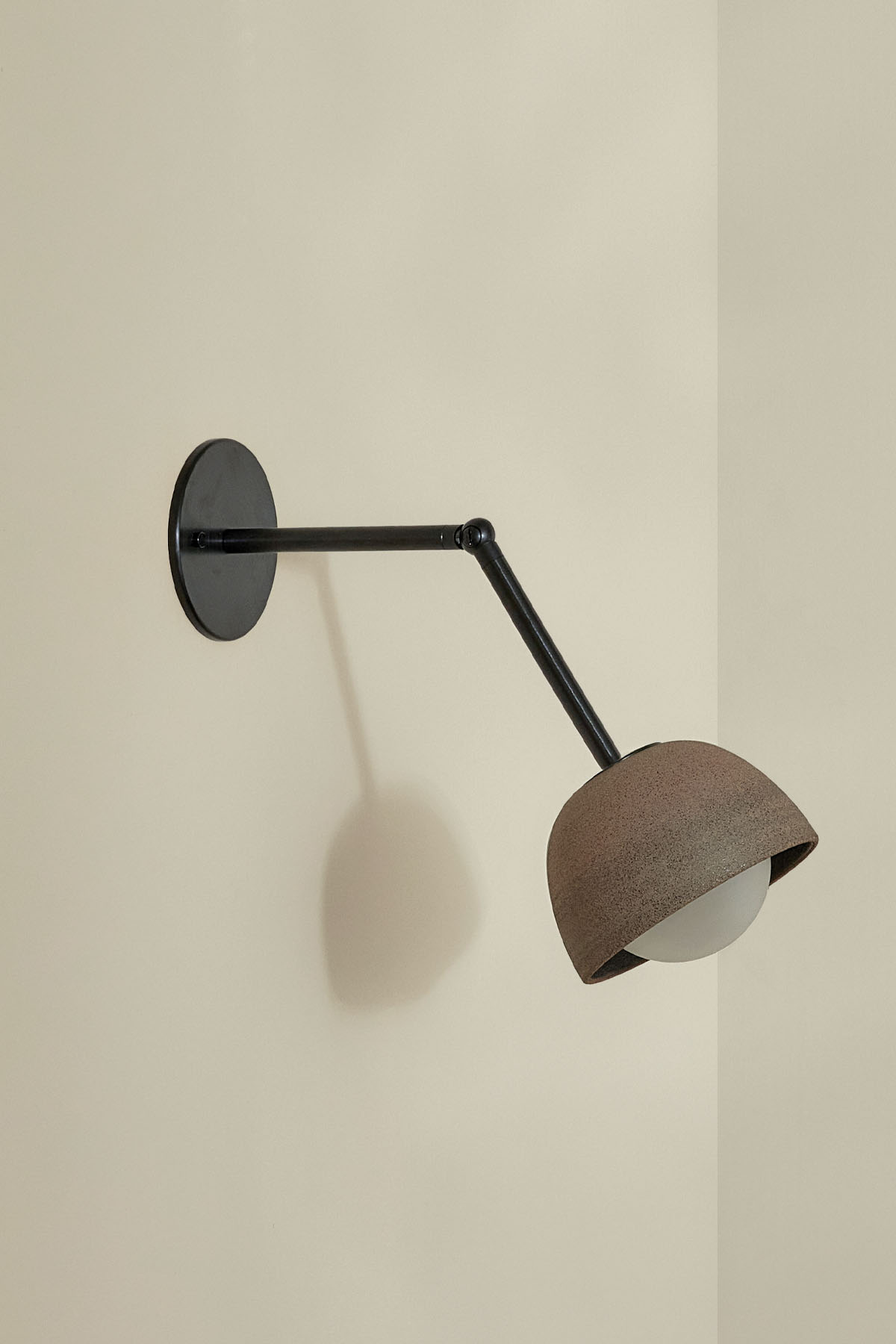 Terra 0 Long Wall Light Clay, Brushed Black, IP44