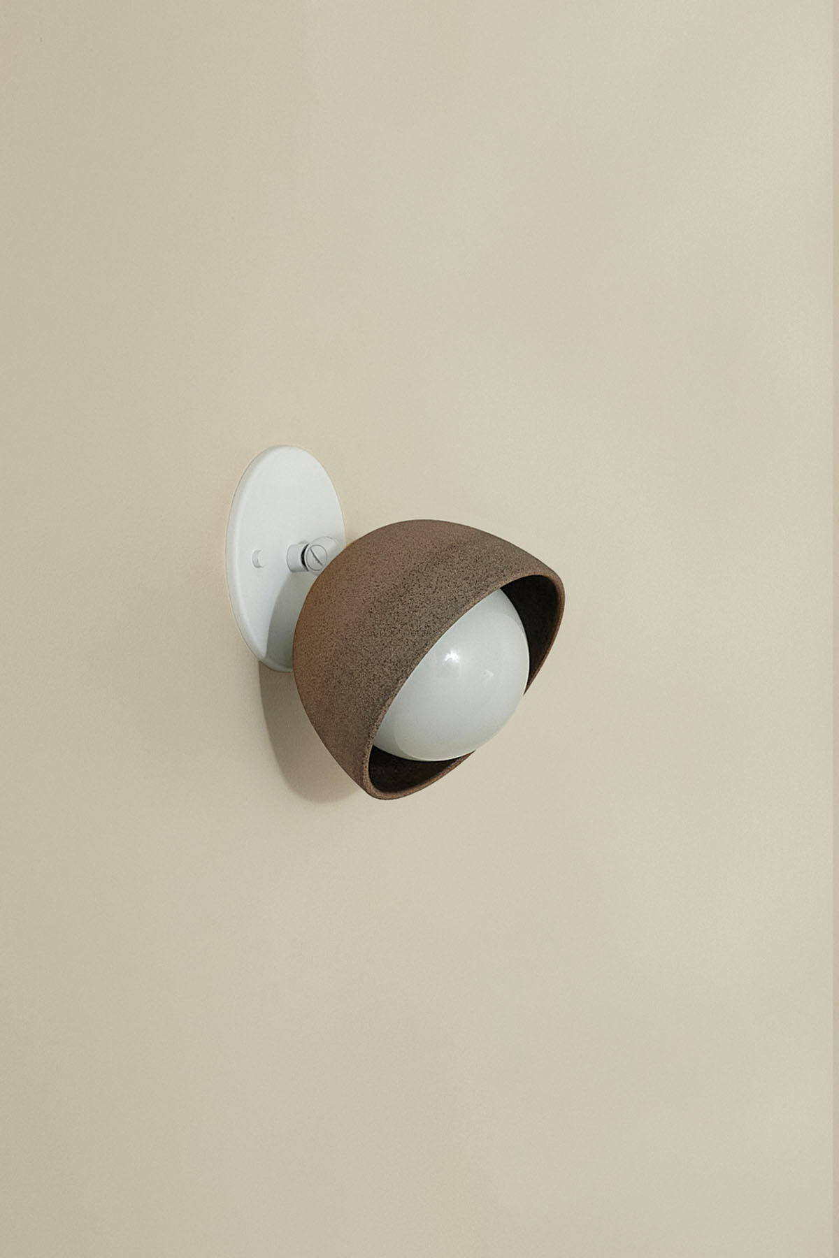 Terra 0 Short Surface Sconce Clay, White Satin, IP44