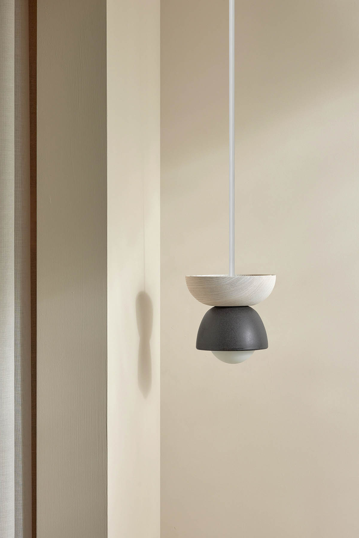 Terra 00 Pendant Light - Solid Rod Lead, Bleached Ash, White Satin