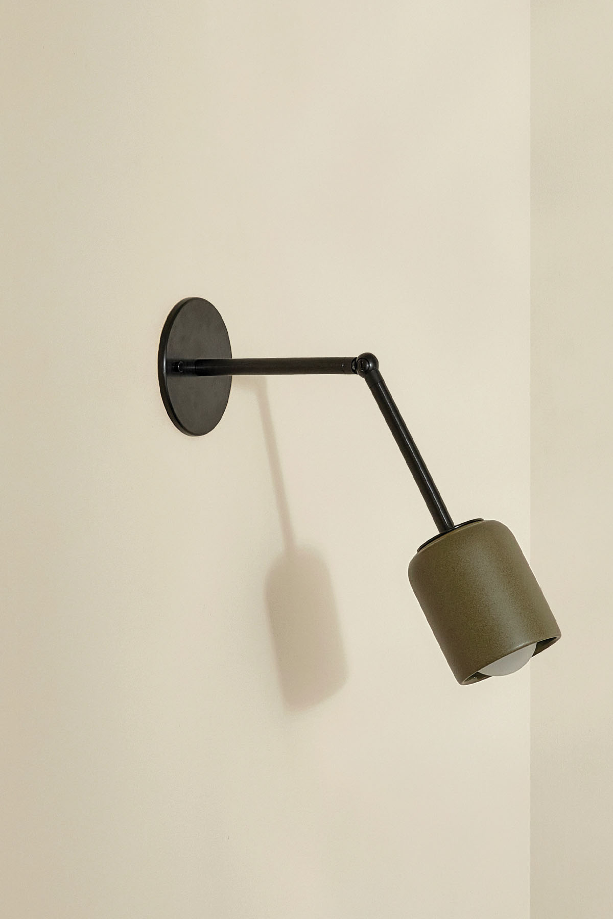 Terra 1 Long Wall Light Olive, Brushed Black, IP44
