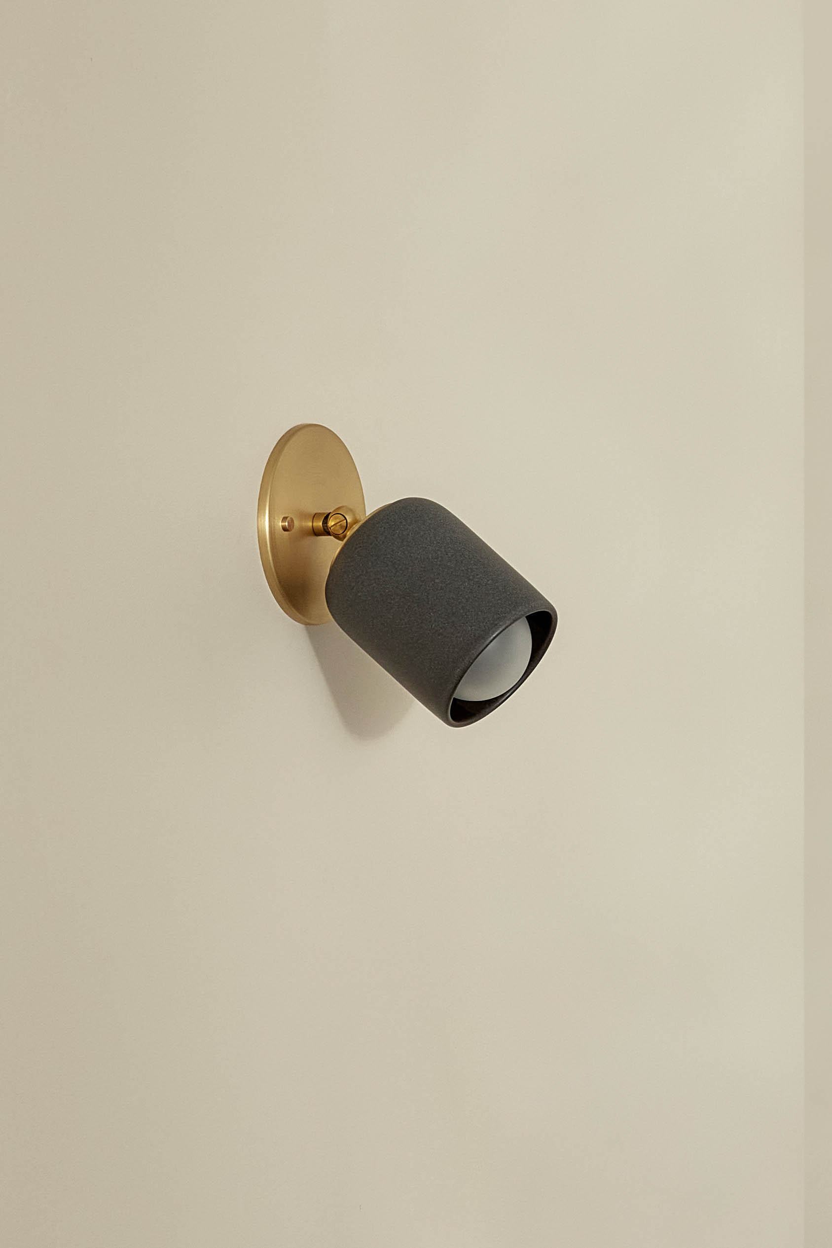 Terra 1 Short Surface Sconce Lead, Brass, IP44