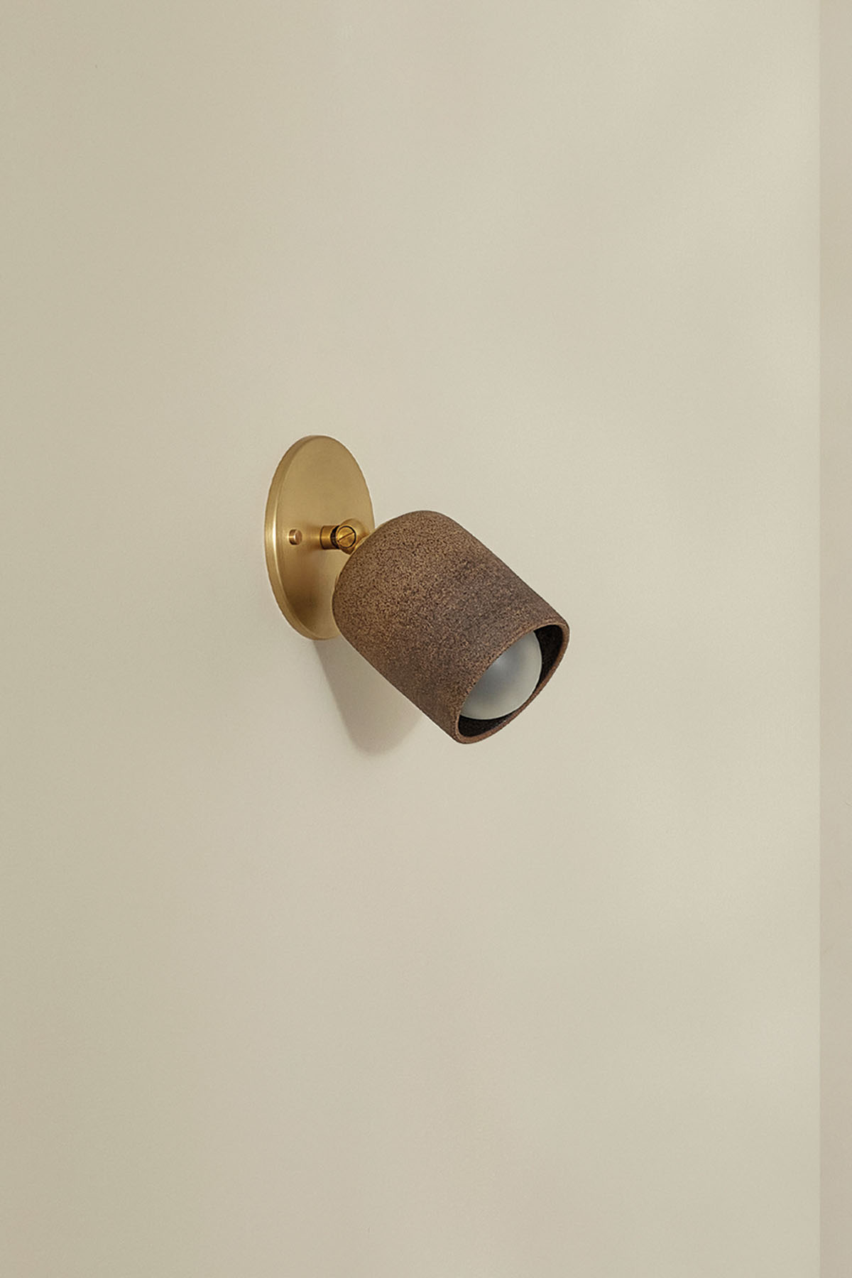 Terra 1 Short Surface Sconce Clay, Brass, IP44