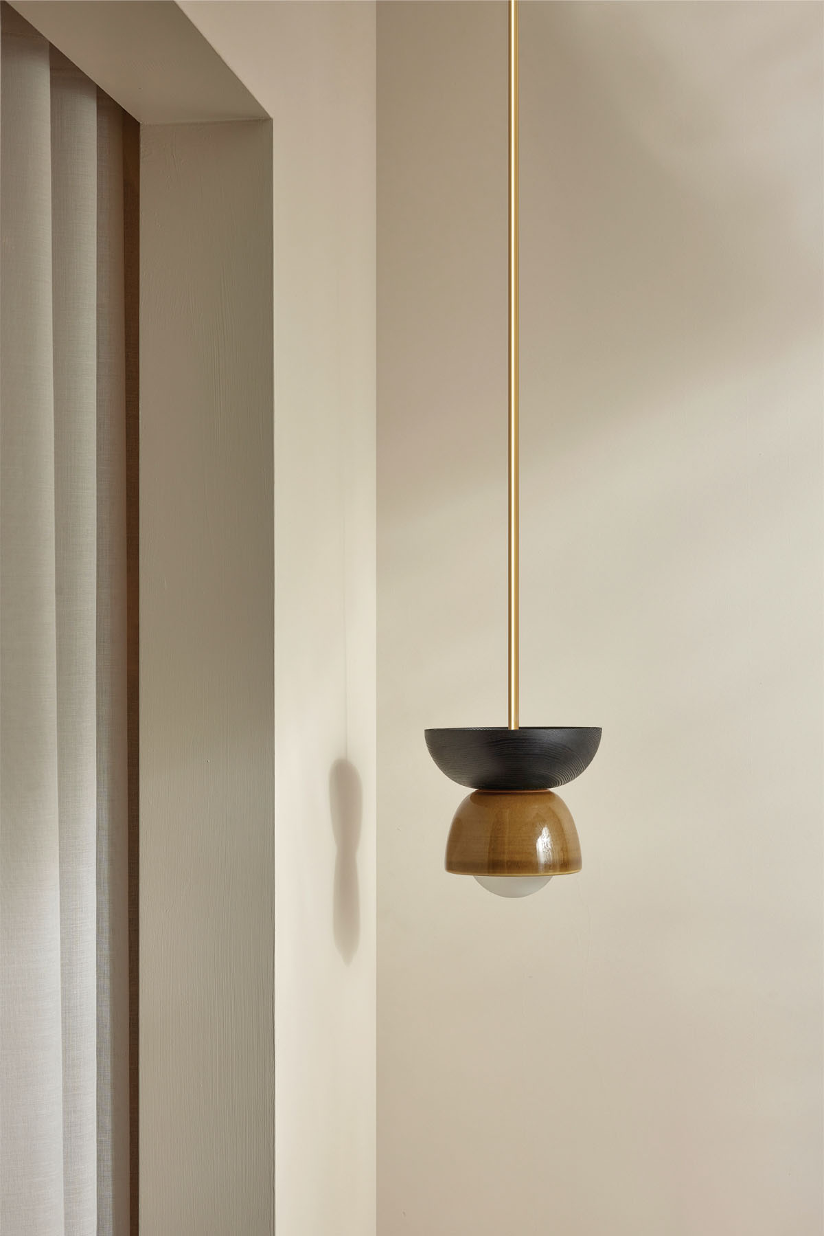 Terra 00 Pendant Light - Solid Rod Chartreuse, Blackened Ash, Brass