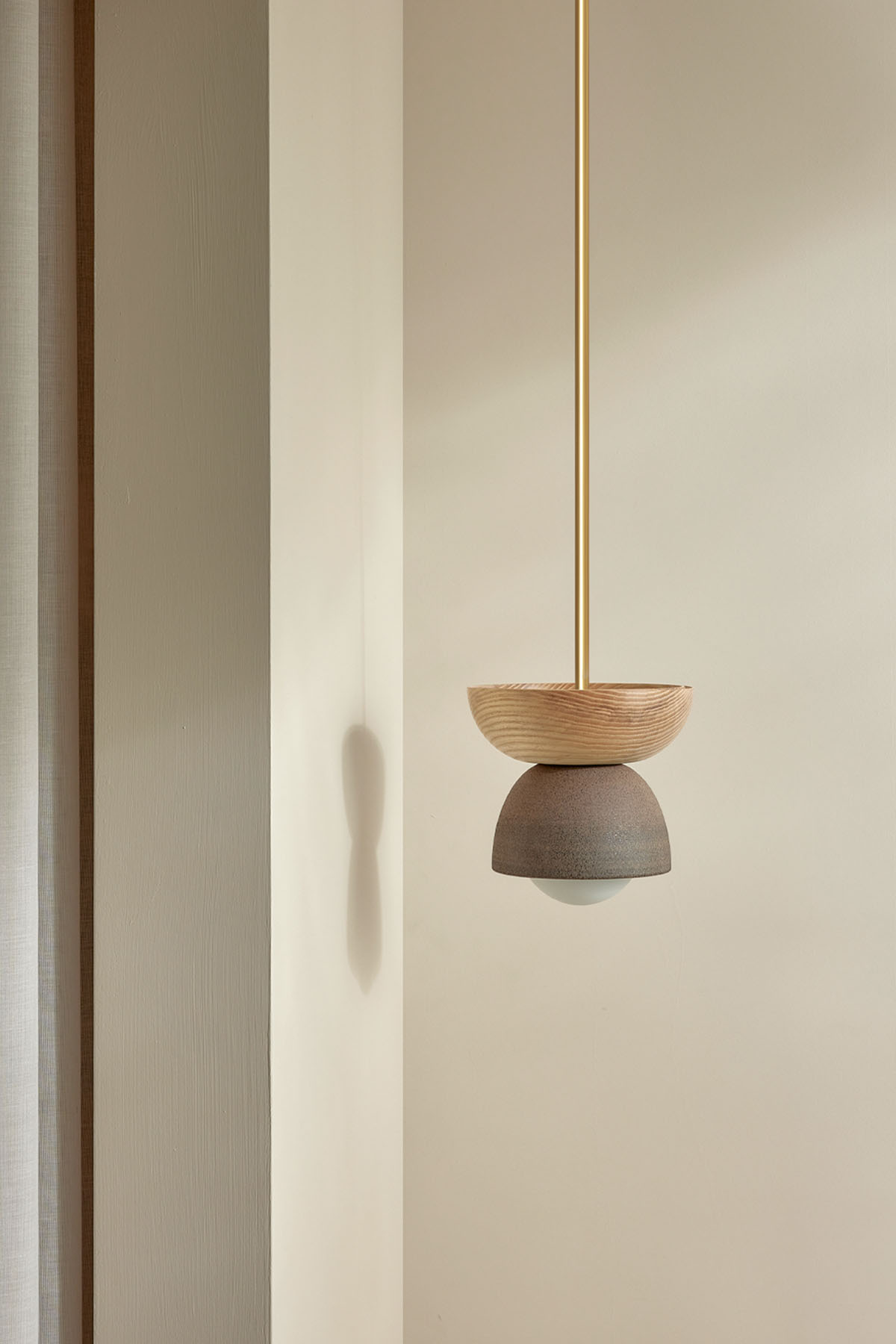 Terra 00 Pendant Light - Solid Rod Clay, Ash, Brass