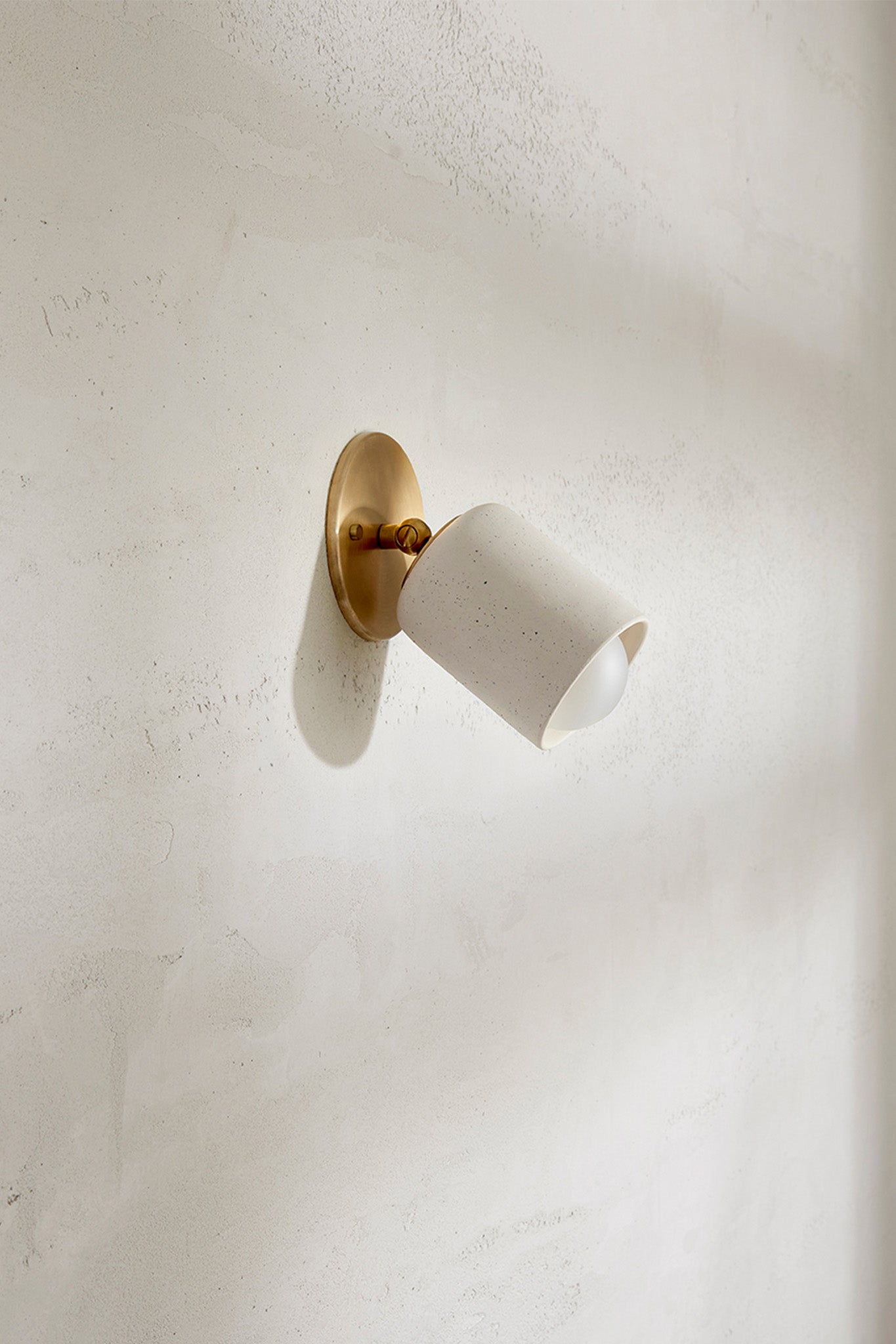 Terra 1 Short Surface Sconce Vanilla Bean, Brass, IP44