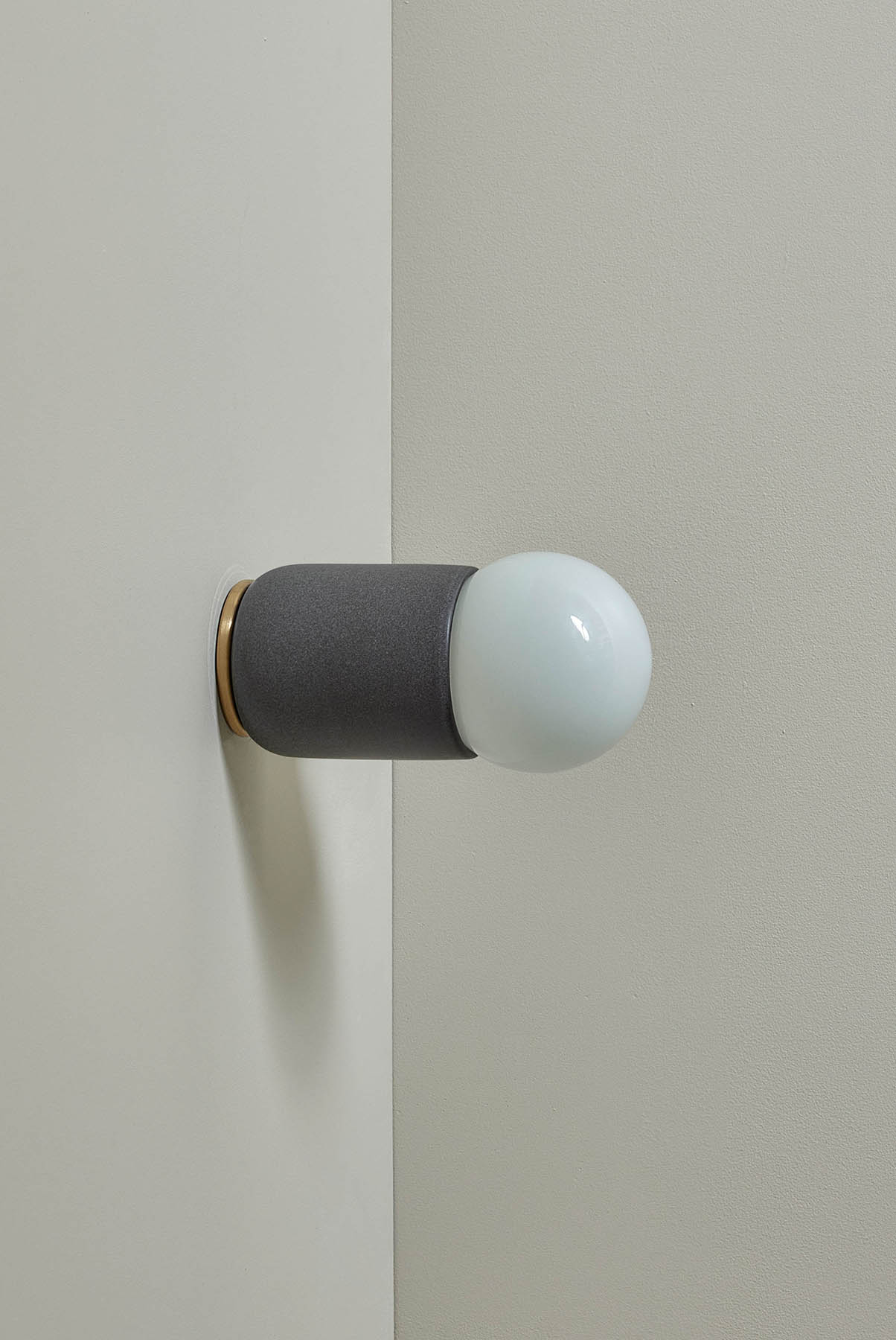 Terra 1 Surface Sconce Lead, Brass