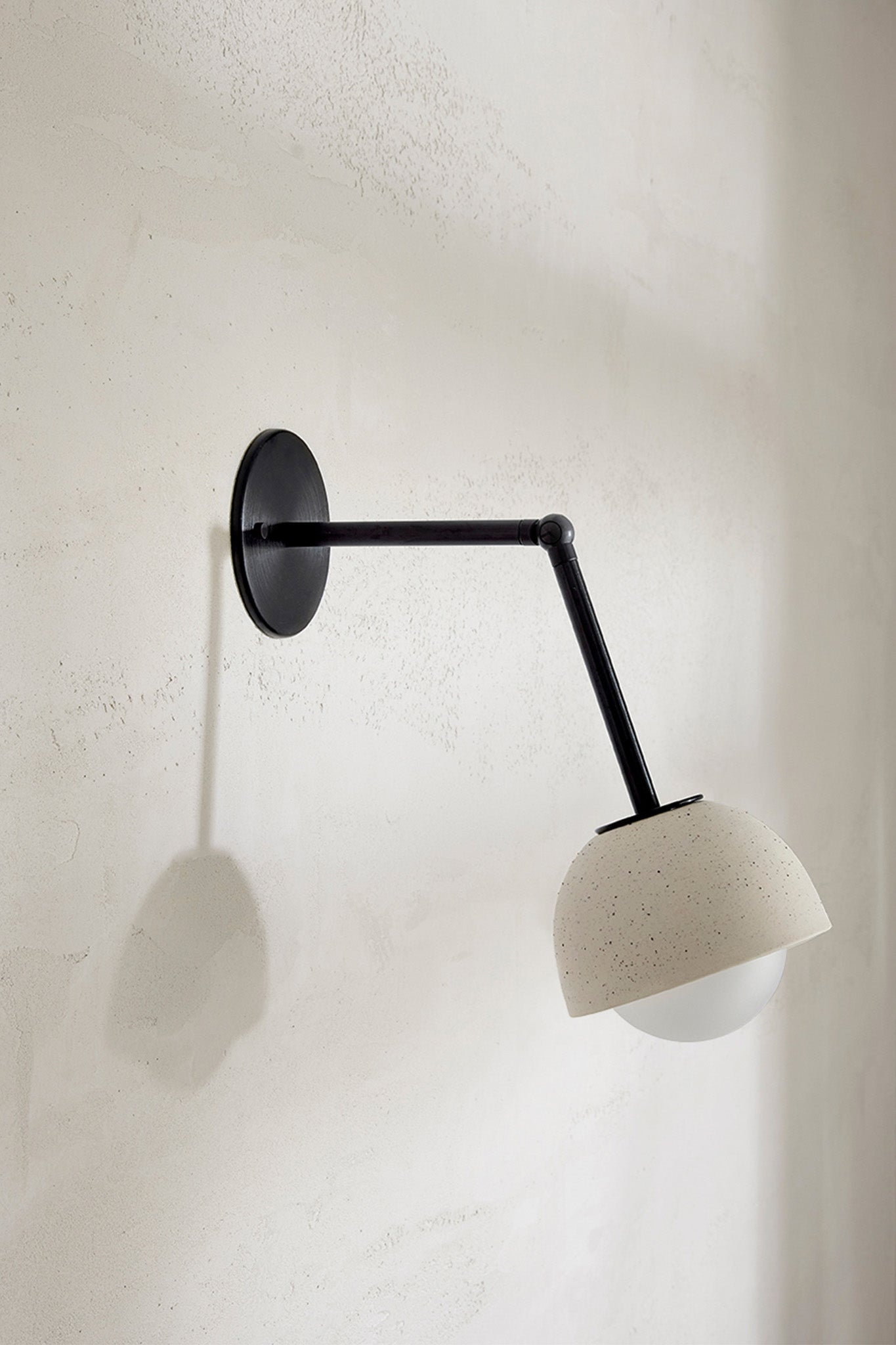 Terra 0 Long Wall Light Vanilla Bean, Brushed Black, IP44