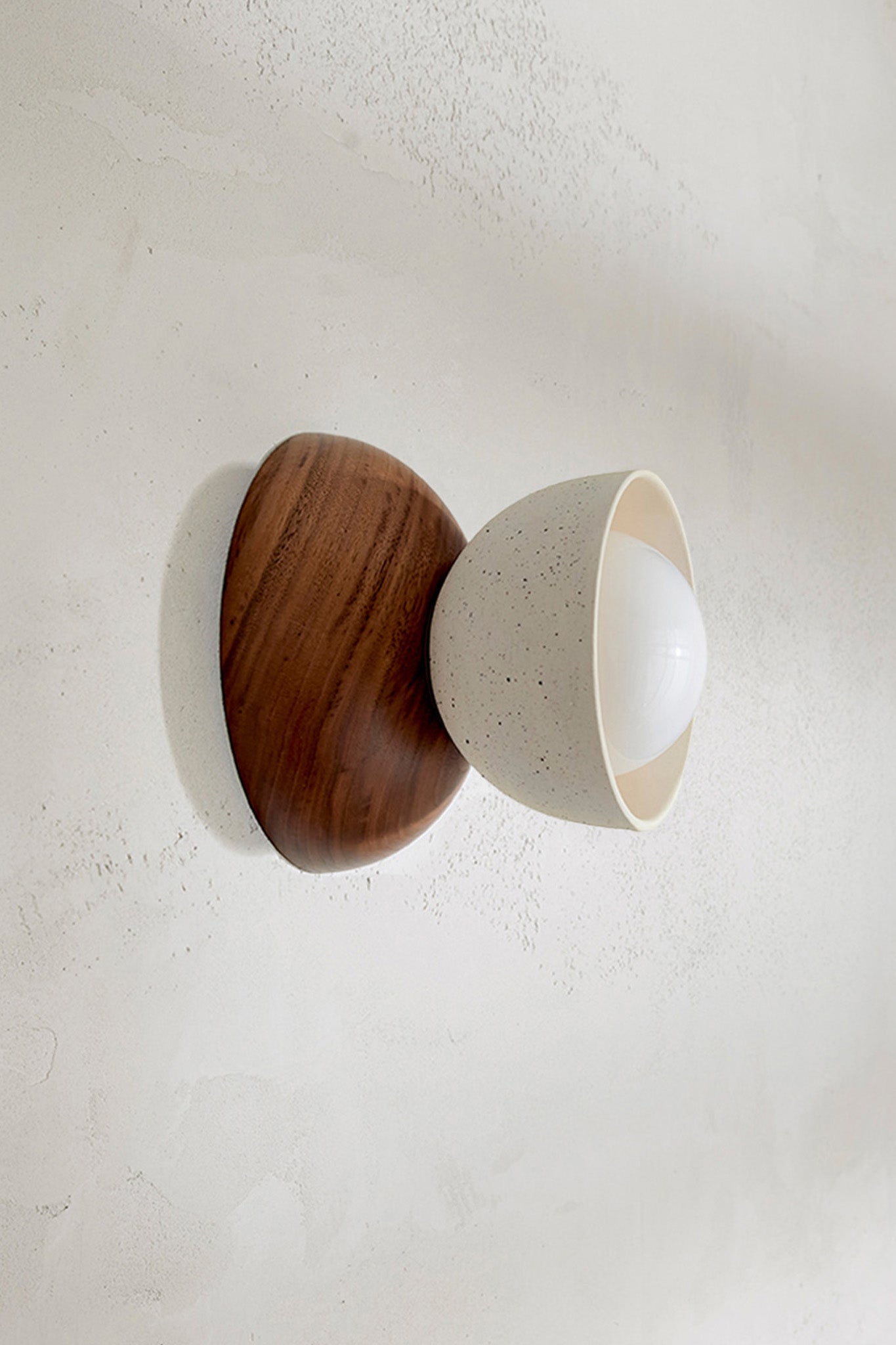 Terra 00 Surface Sconce Vanilla Bean, Walnut