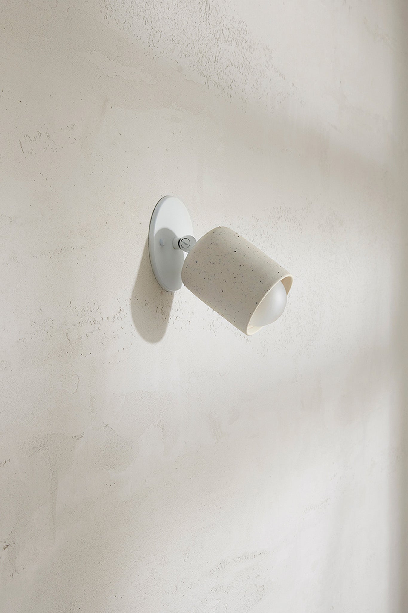 Terra 1 Short Surface Sconce Vanilla Bean, White Satin, IP44