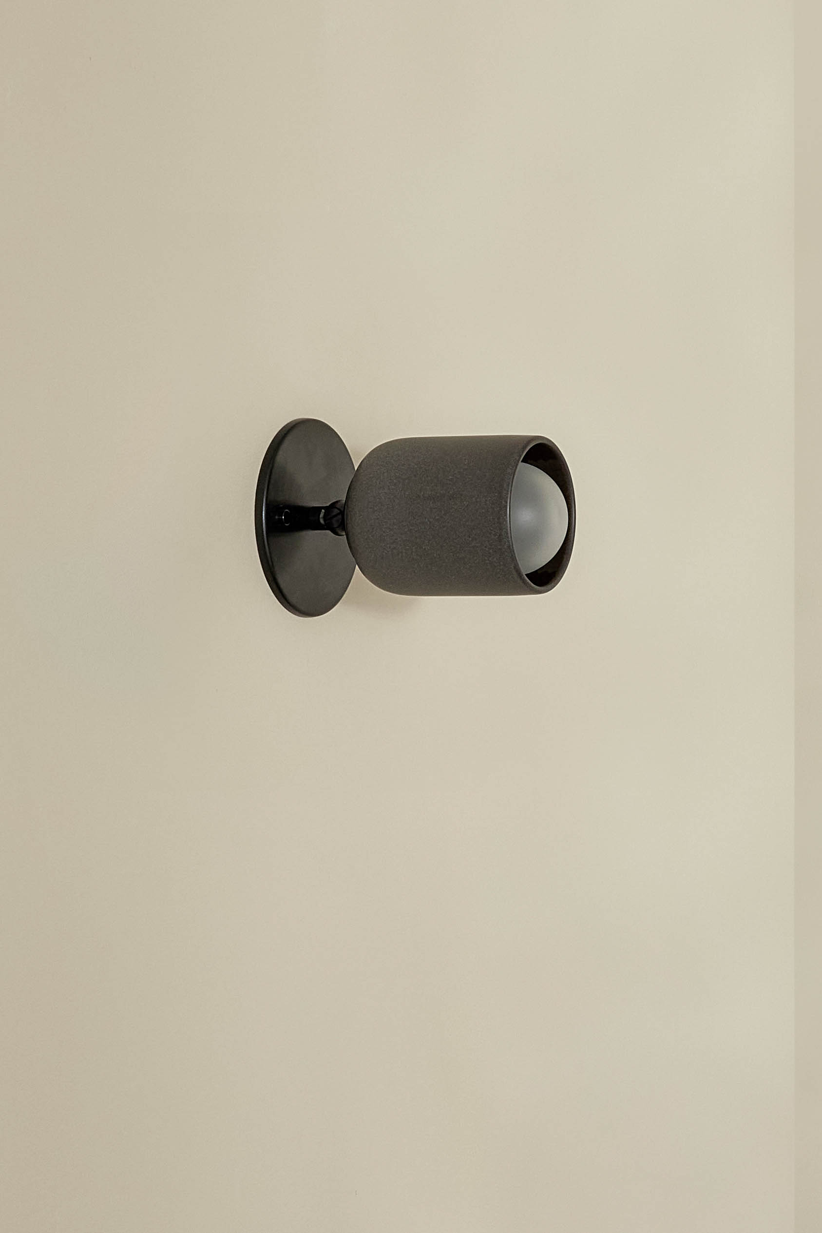 Terra 1 Short Surface Sconce Lead, Brushed Black, IP44
