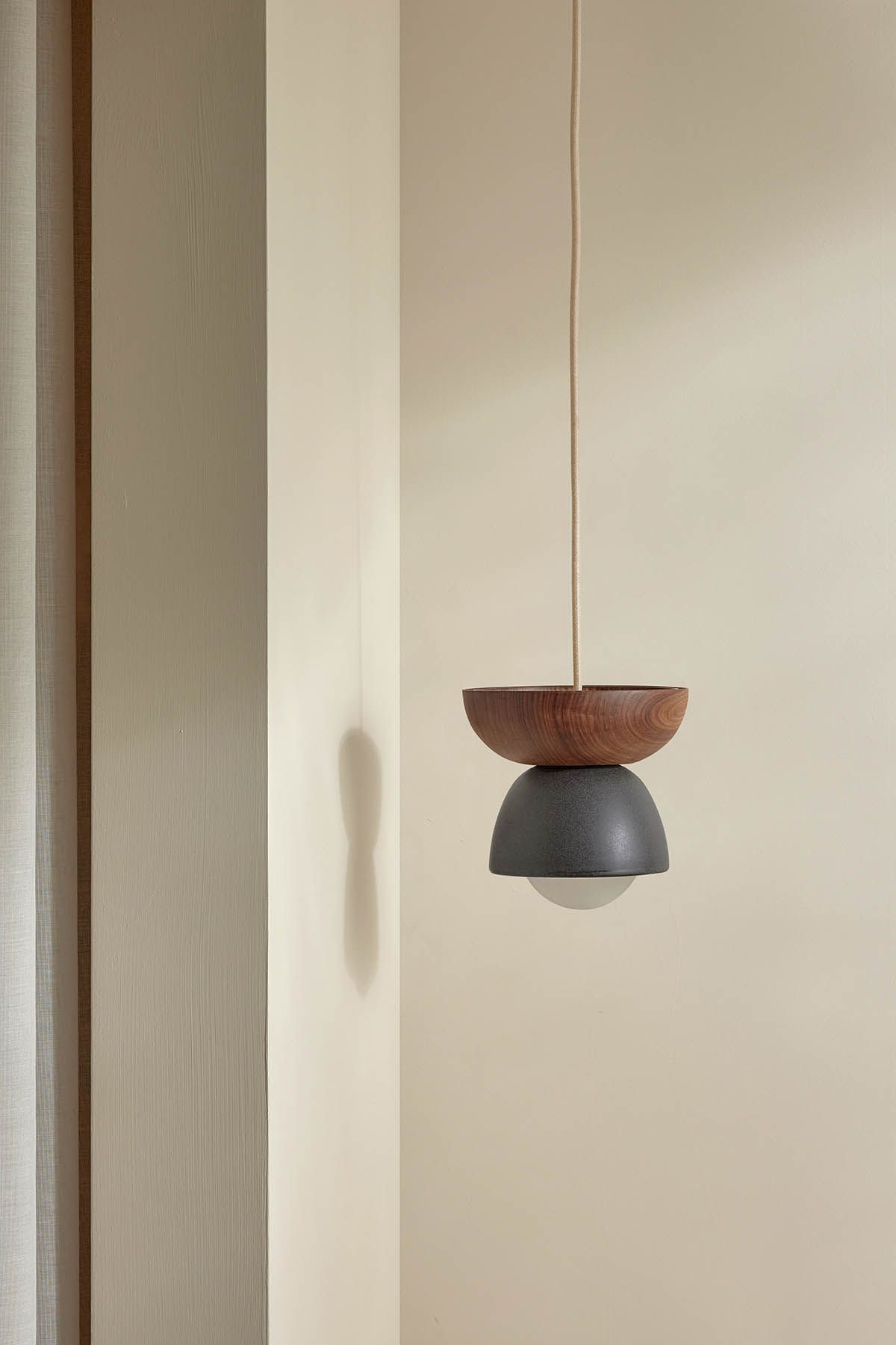 Terra 00 Pendant Light - Fabric Lead, Walnut, Brass