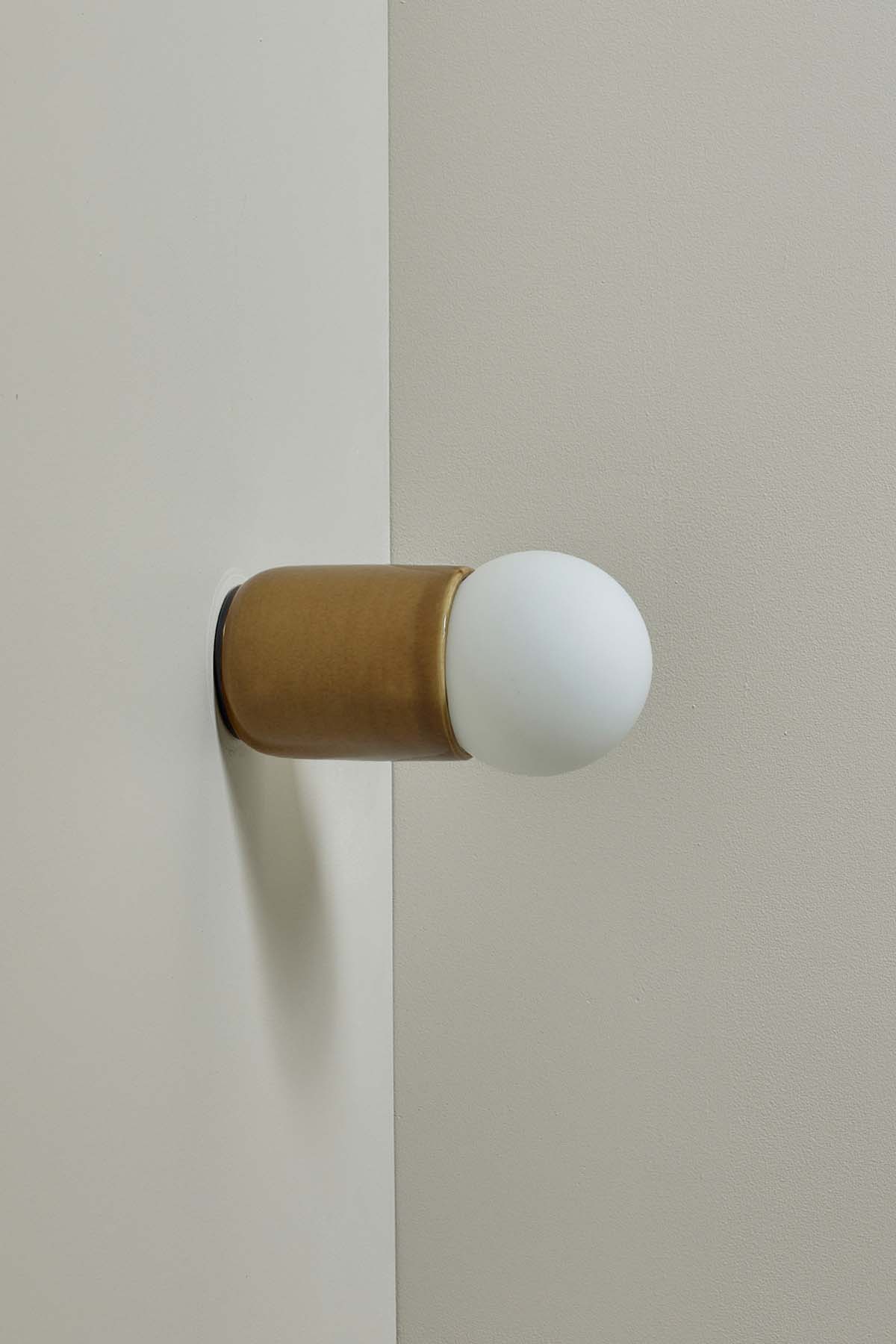 Terra 1 Surface Sconce Chartreuse, Brushed Black