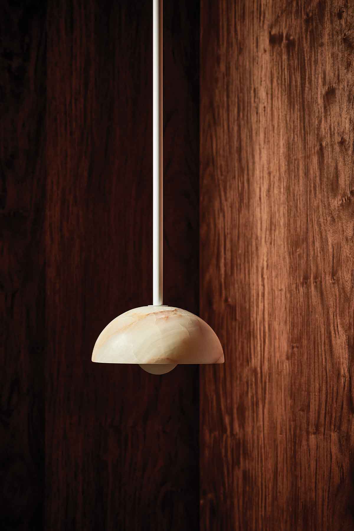 Aurelia Pendant Jade Onyx & White Satin