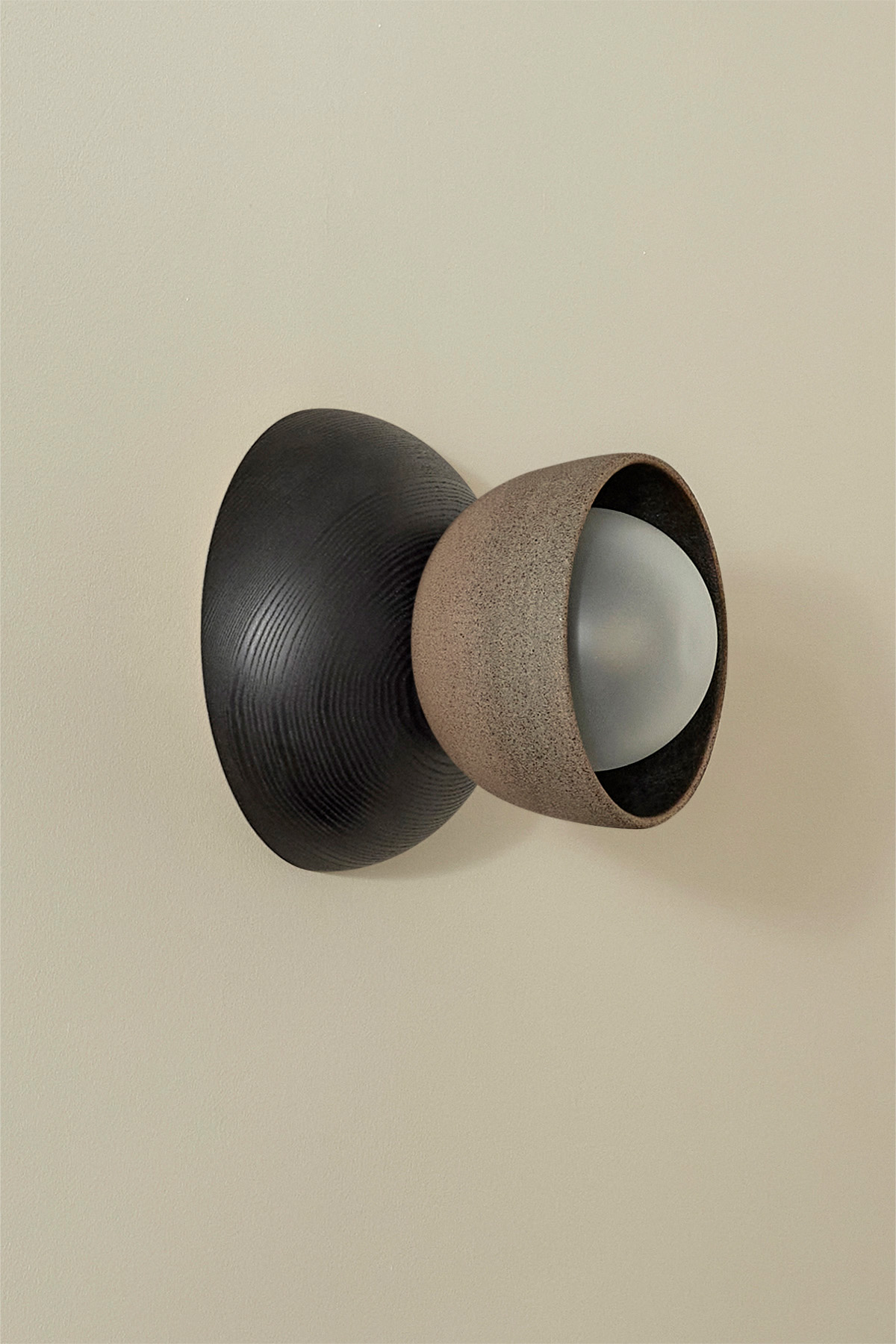 Terra 00 Surface Sconce Clay, Blackened Ash