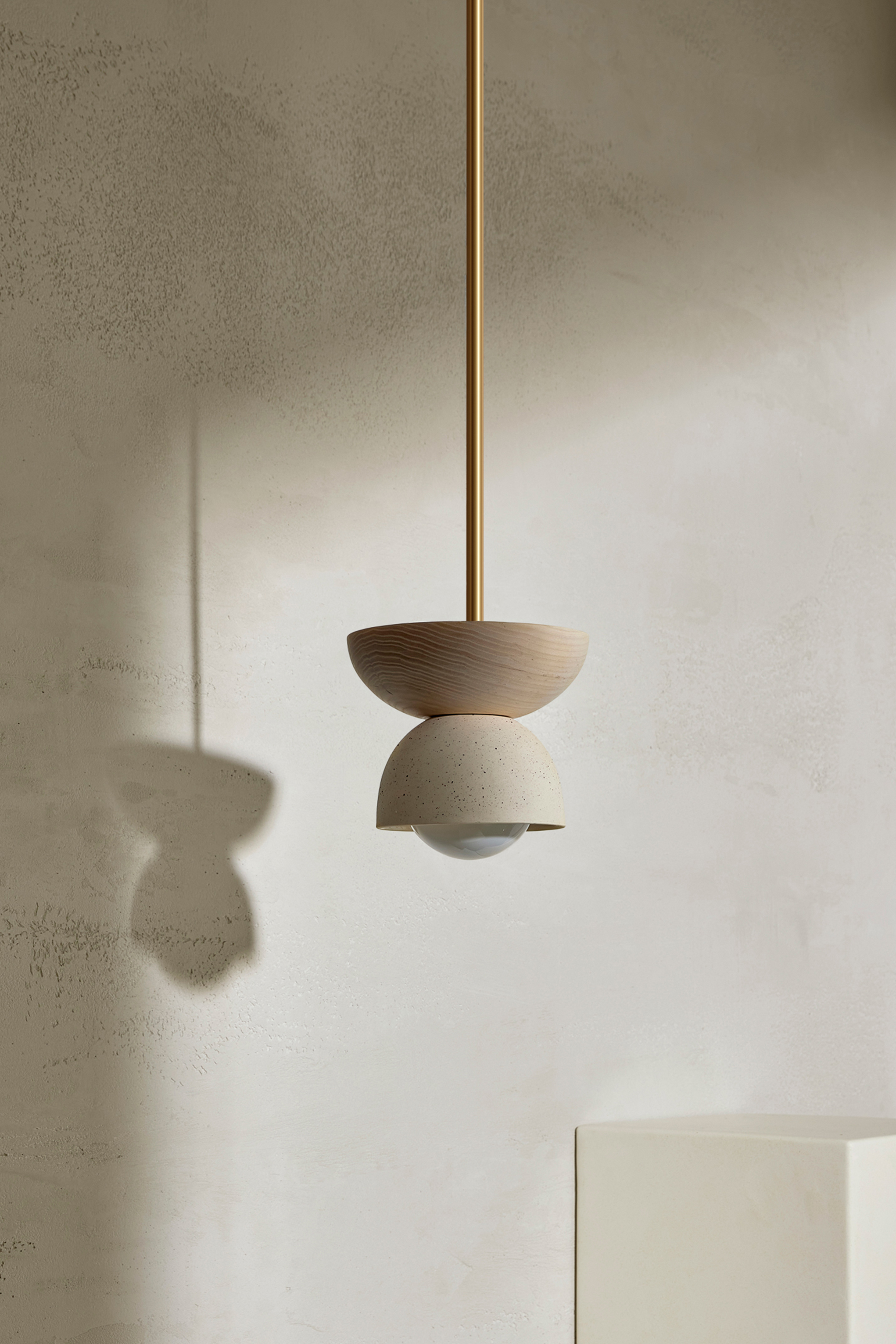 Terra 00 Pendant Light - Solid Rod Vanilla Bean, Bleached Ash, Brass
