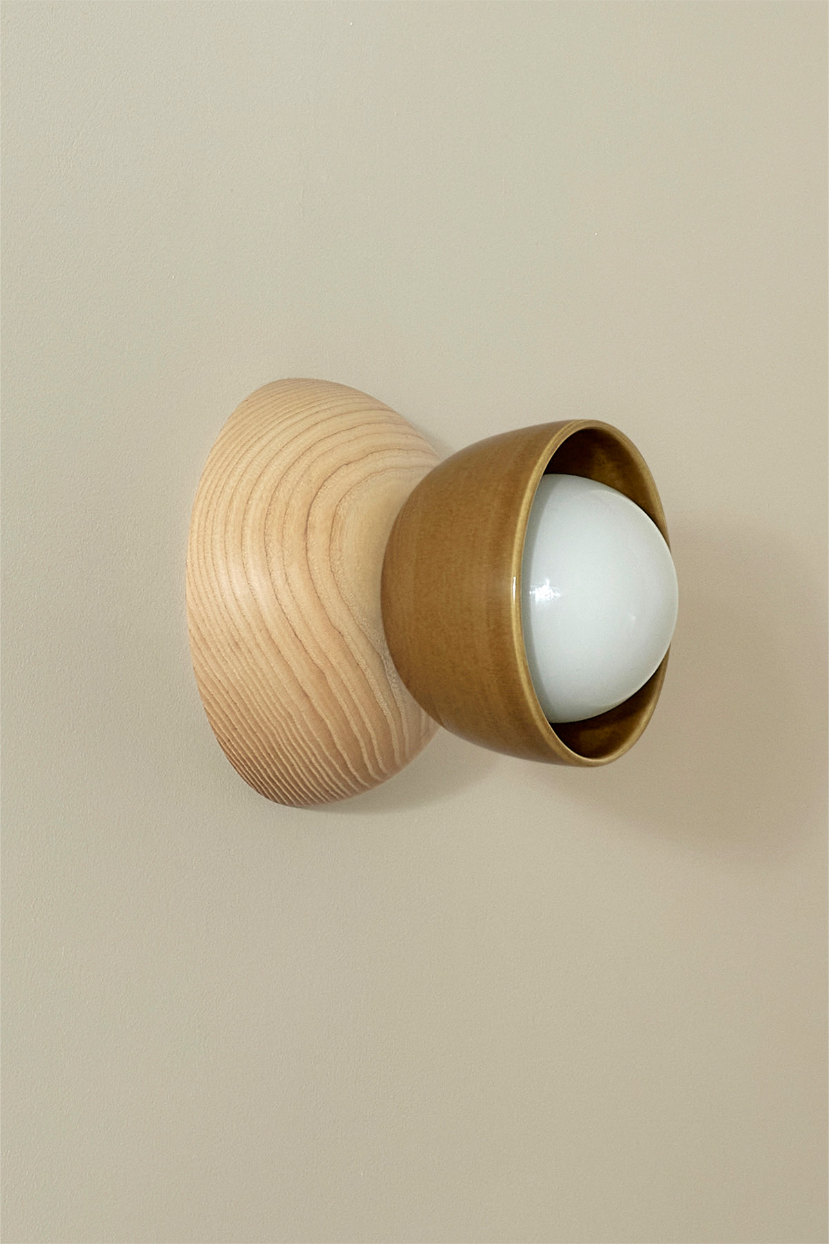 Terra 00 Surface Sconce Chartreuse, Ash
