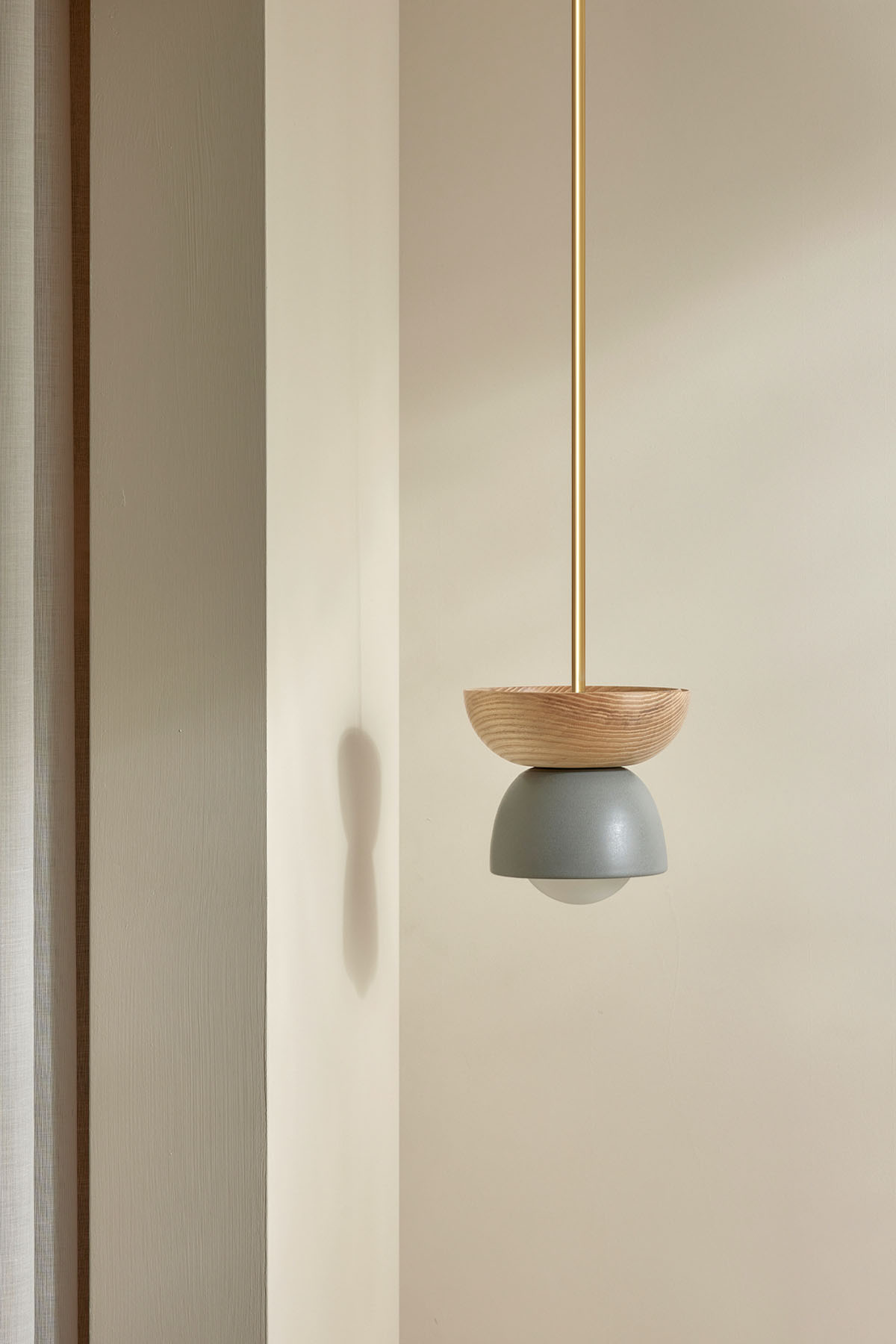 Terra 00 Pendant Light - Solid Rod Fog, Ash, Brass