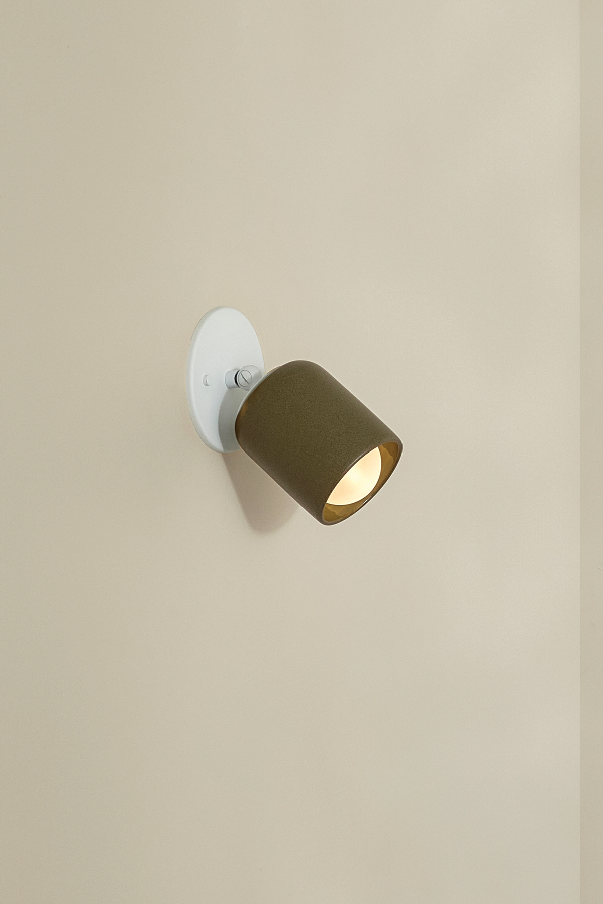 Terra 1 Short Surface Sconce Olive, White Satin, IP44