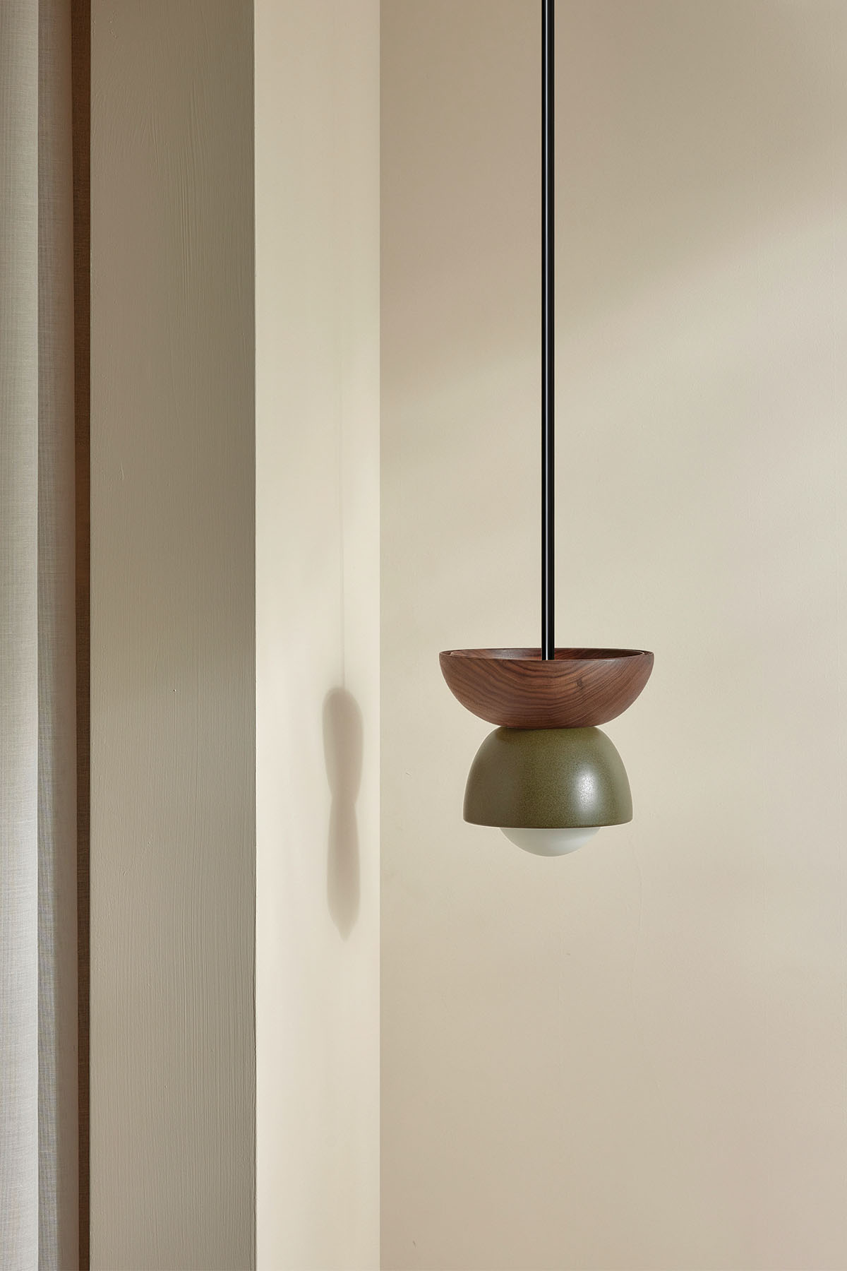 Terra 00 Pendant Light - Solid Rod Olive, Walnut, Brushed Black