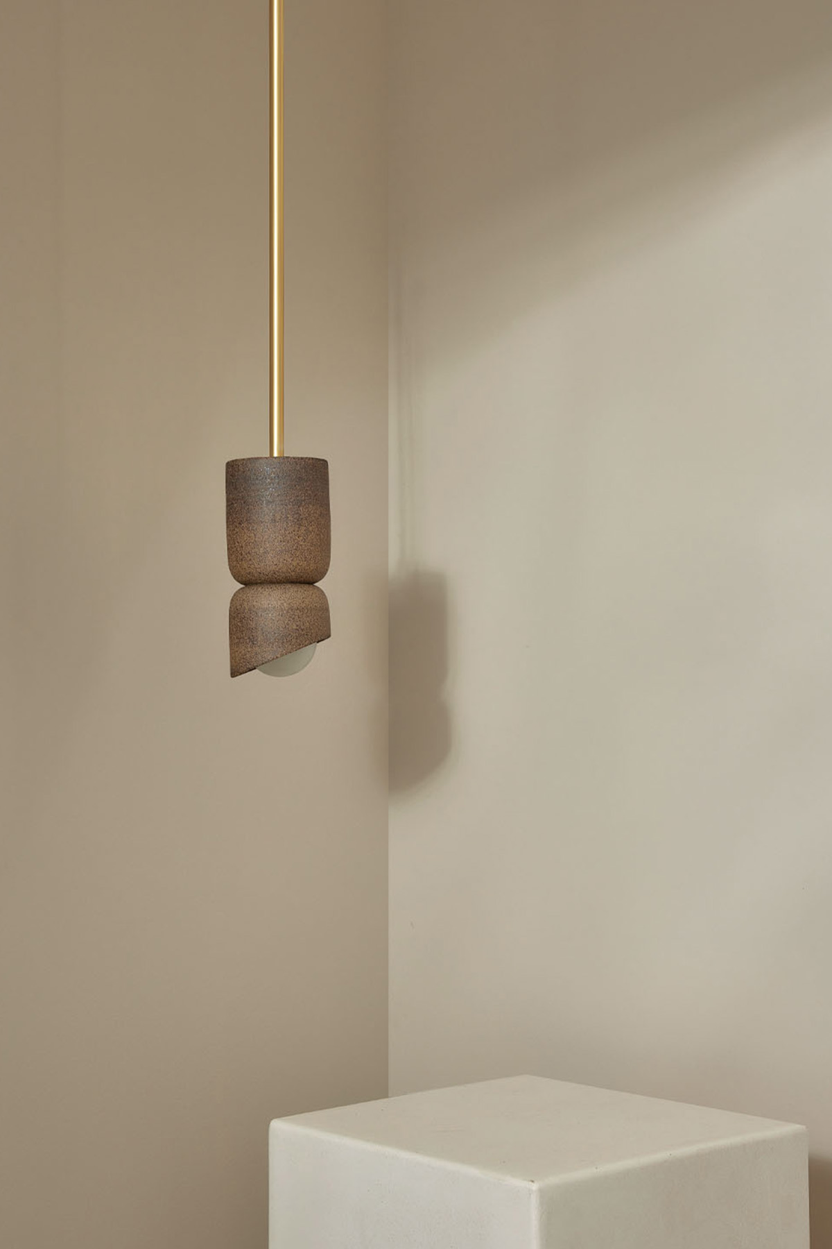 Terra 1.5 Pendant Light - Solid Rod Clay, Brass