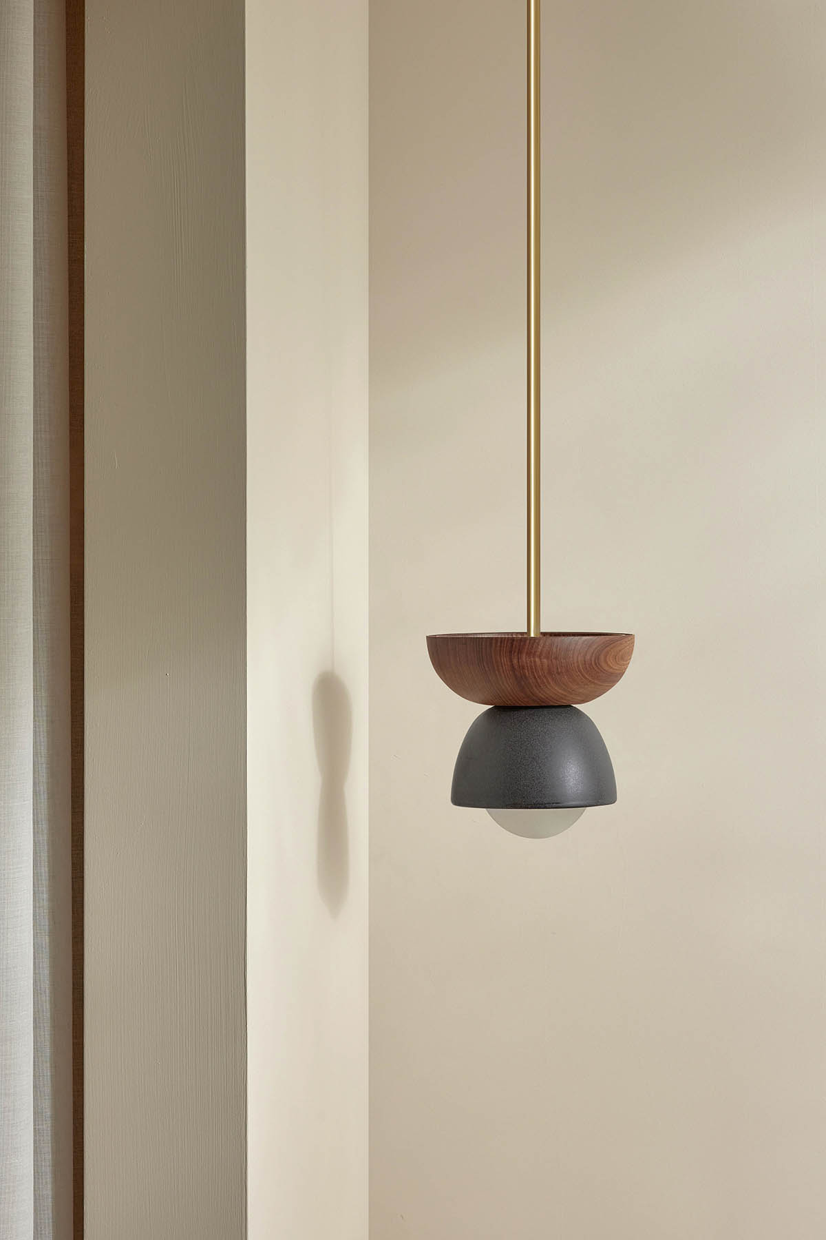 Terra 00 Pendant Light - Solid Rod Lead, Walnut, Brass