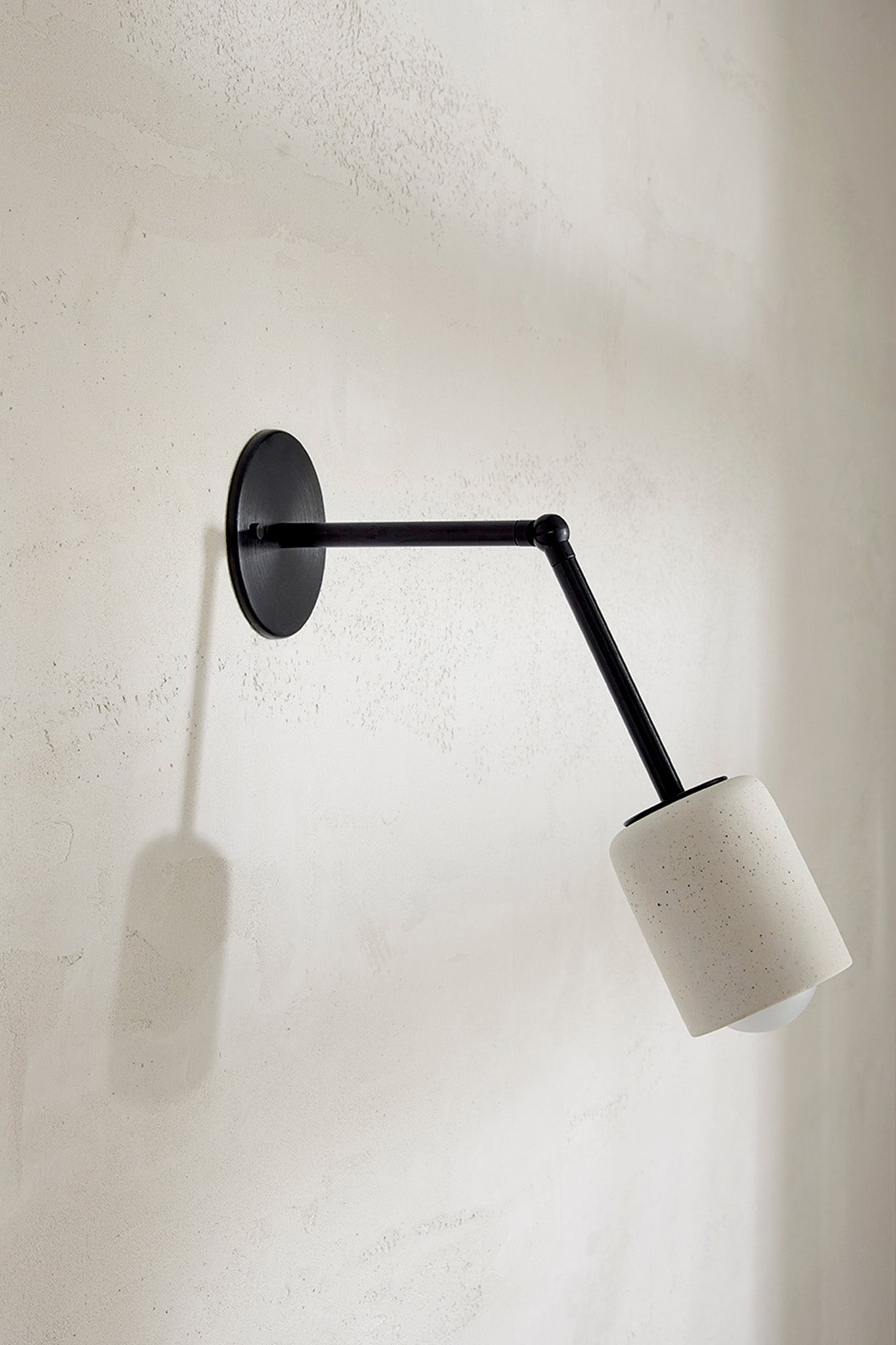 Terra 1 Long Wall Light Vanilla Bean, Brushed Black, IP44