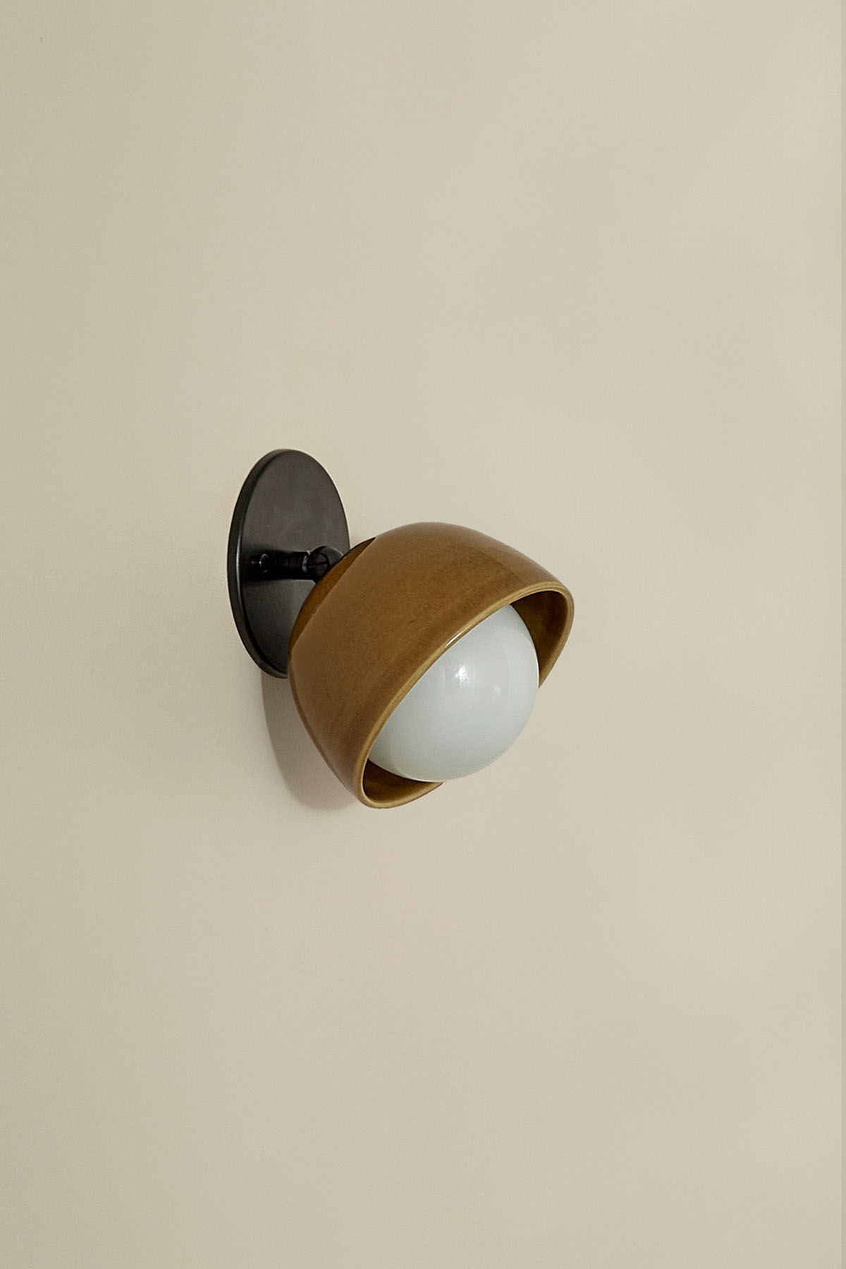 Terra 0 Short Surface Sconce Chartreuse, Brushed Black, IP44