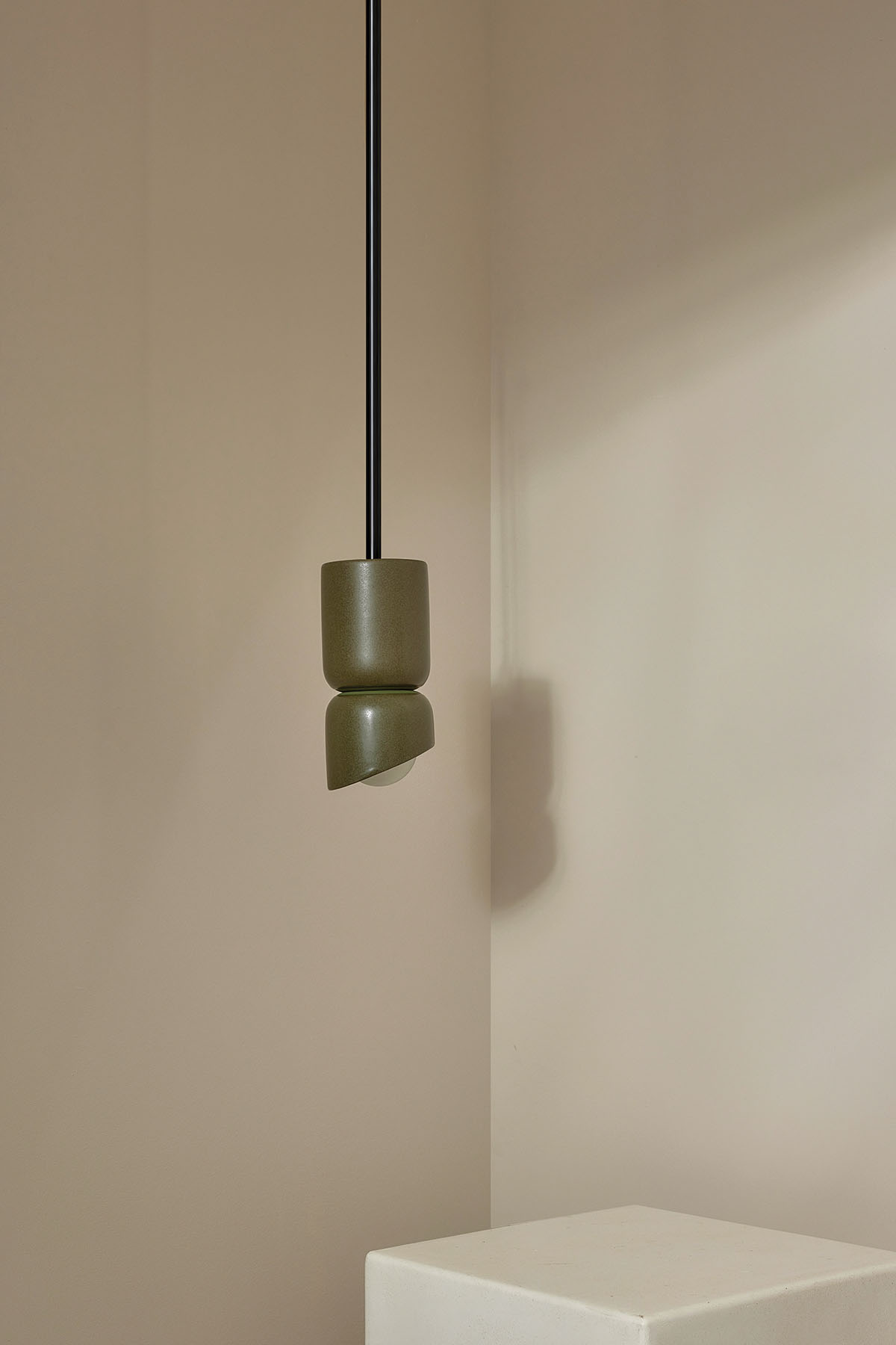 Terra 1.5 Pendant Light - Solid Rod Olive, Brushed Black