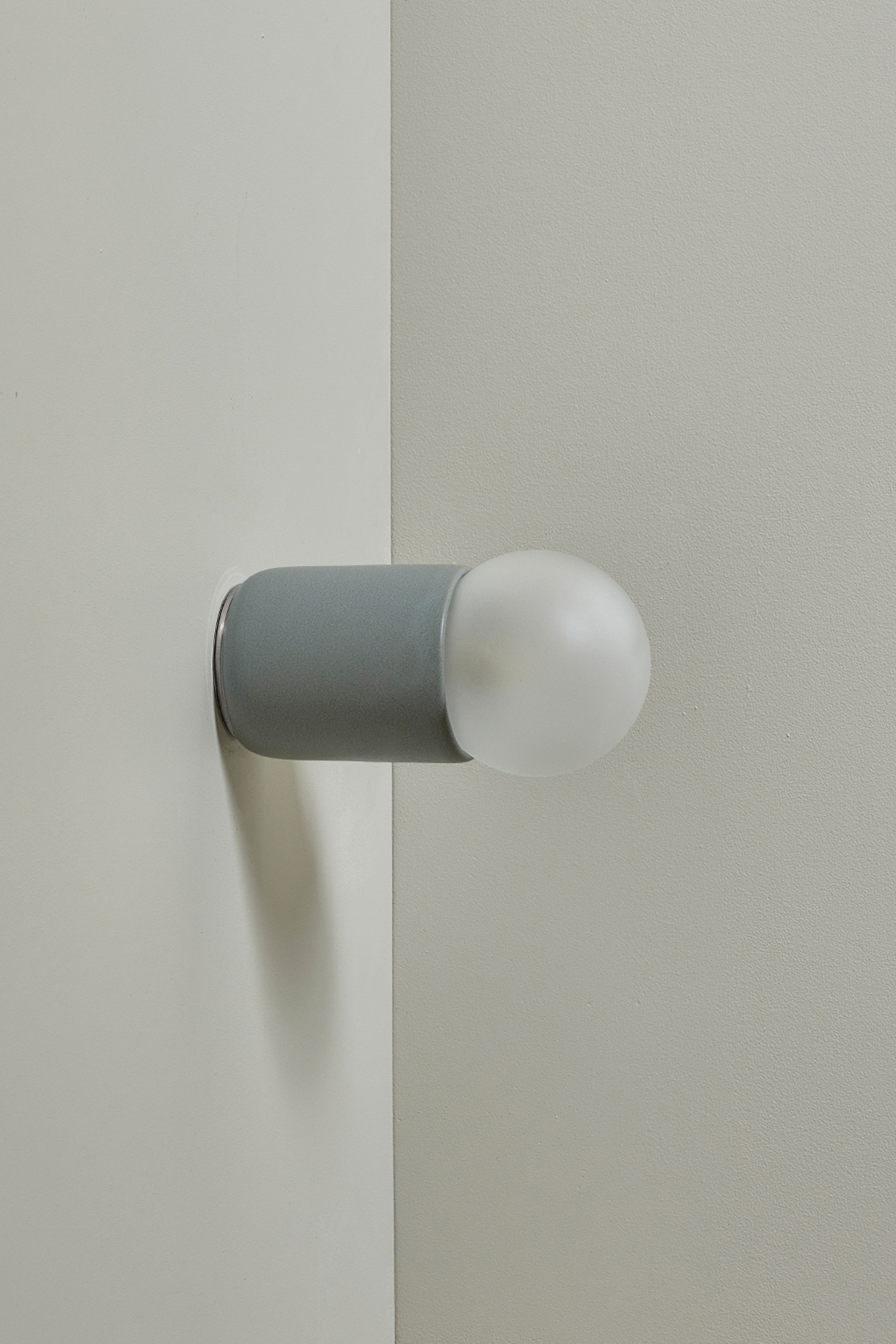 Terra 1 Surface Sconce Fog, Brushed Nickel