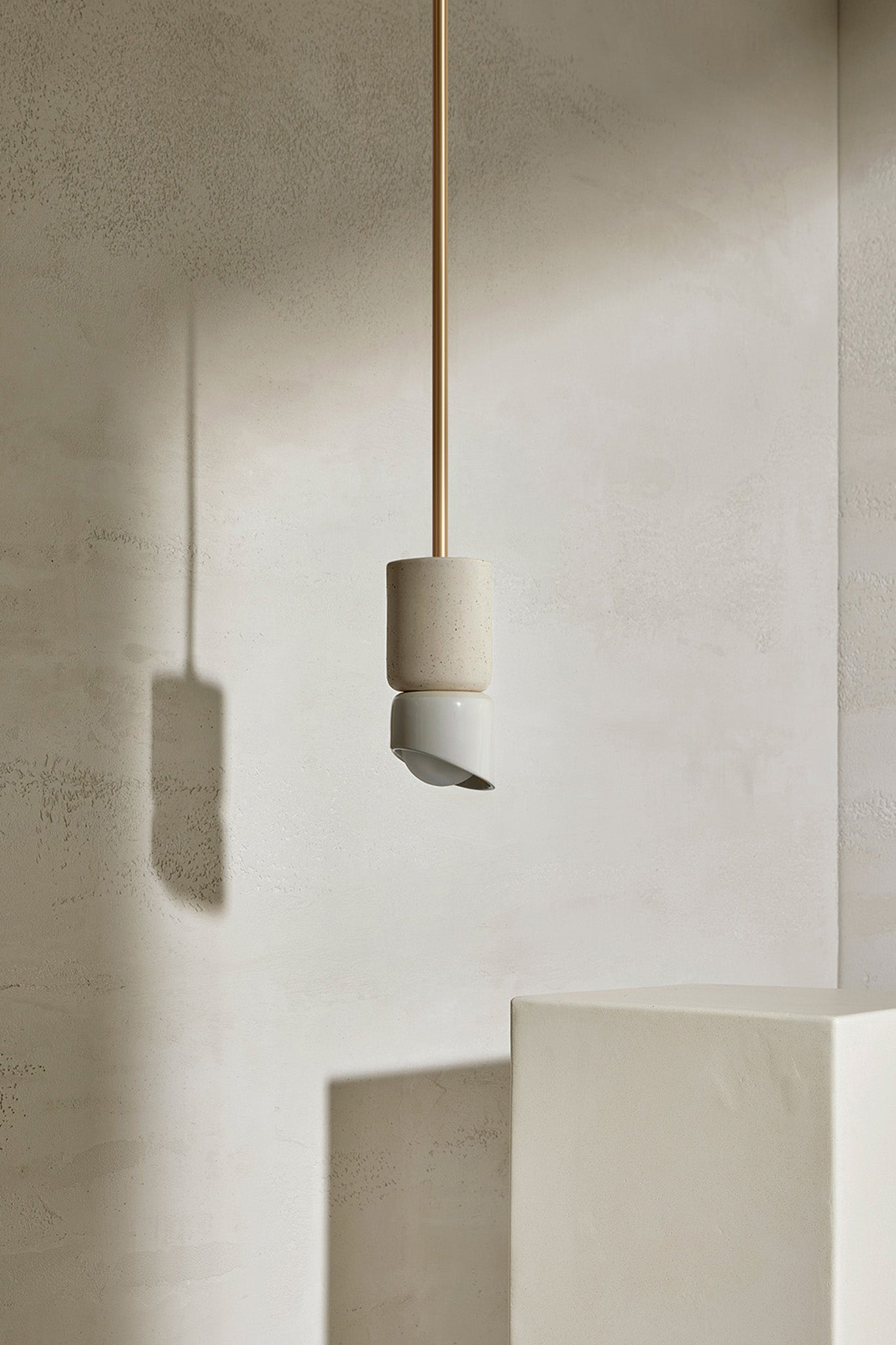 Terra 1.5 Pendant Light - Solid Rod Vanilla Bean, Brass